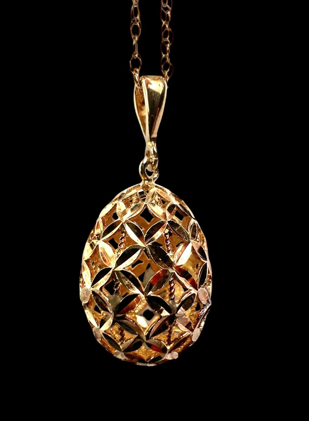 Vintage 9CT Gold Egg Pendant Necklace