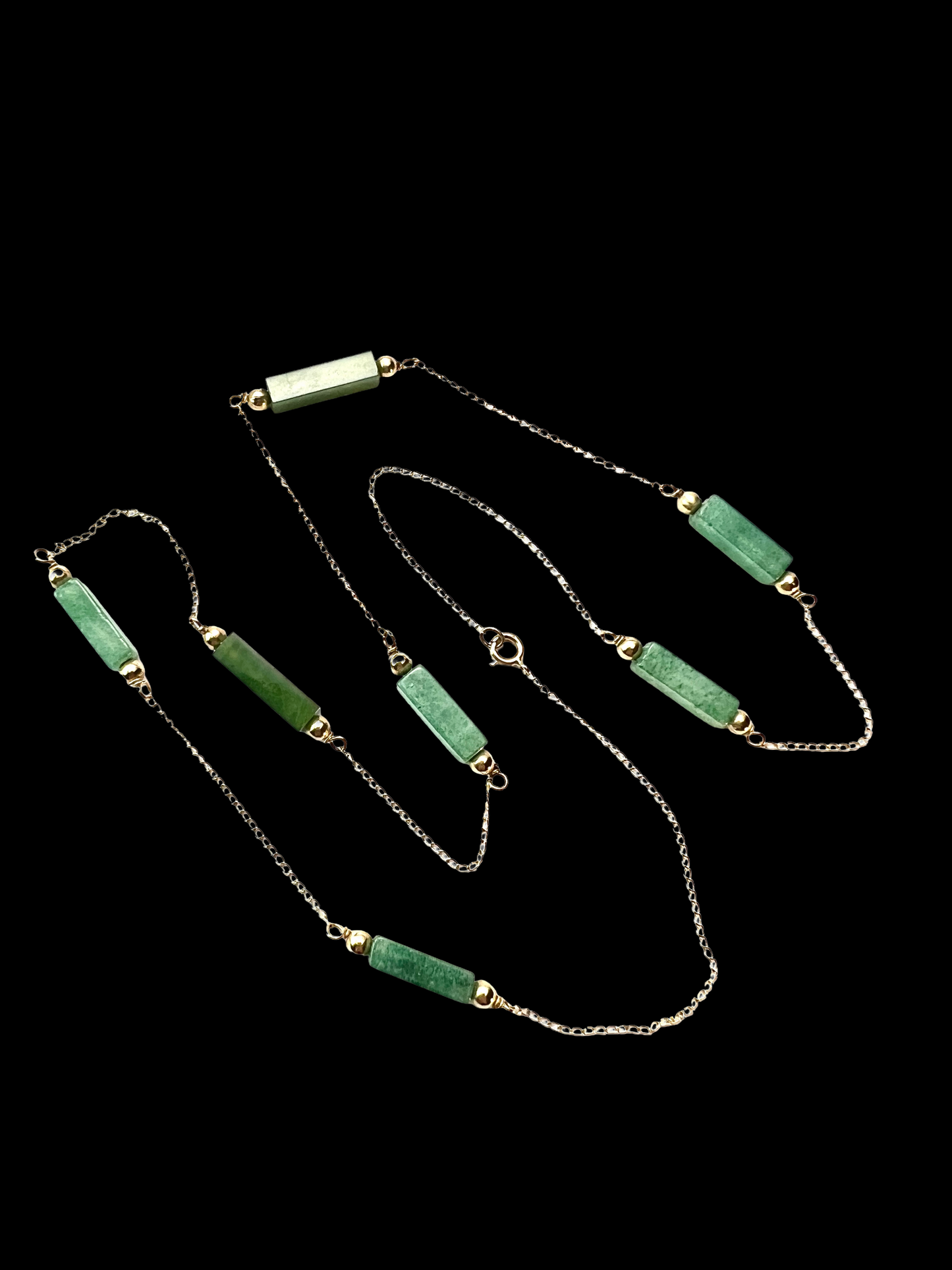 Vintage 14CT Gold Jade and Aventurine Station Chain Necklace