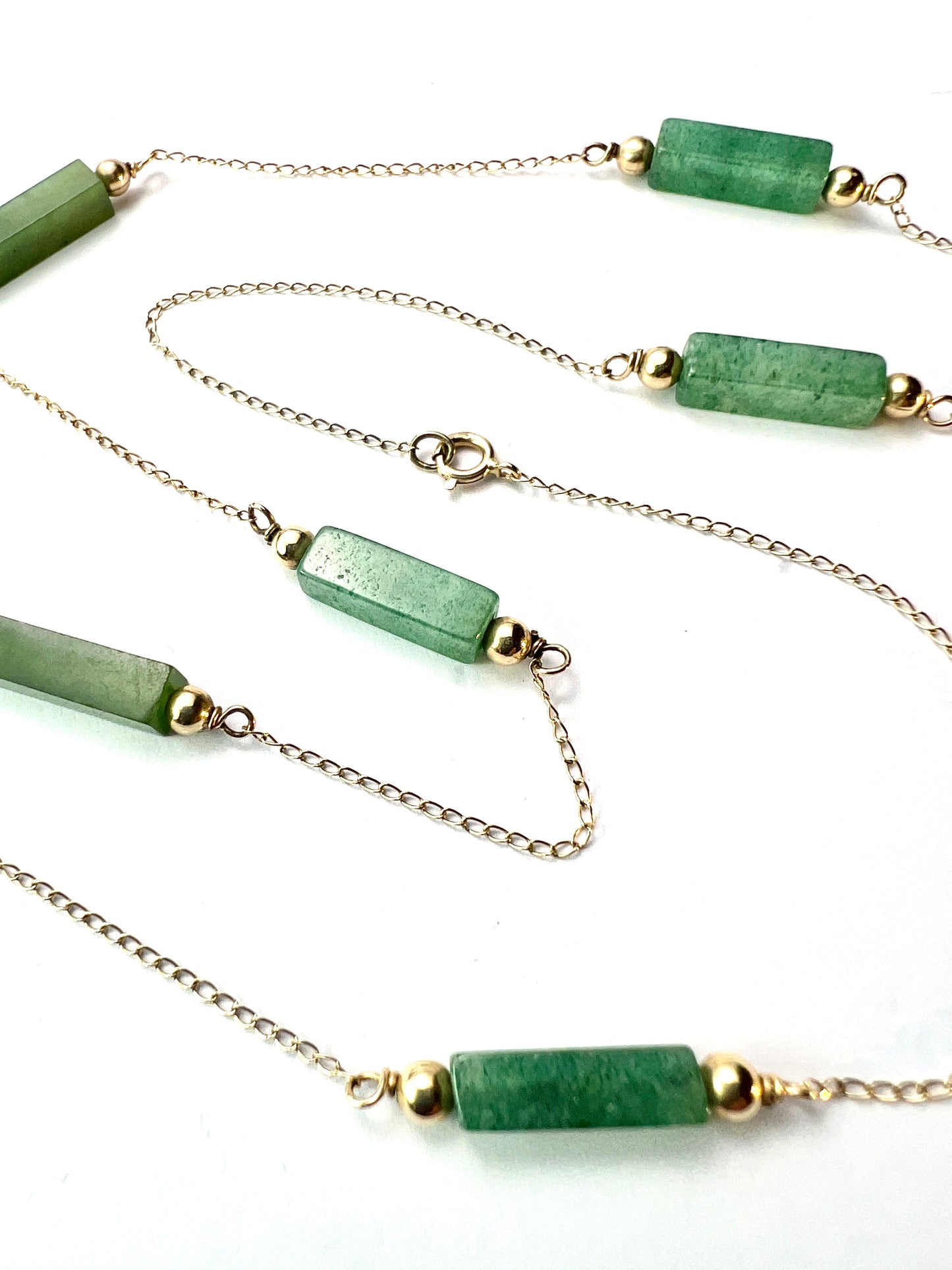 Vintage 14CT Gold Jade and Aventurine Station Chain Necklace