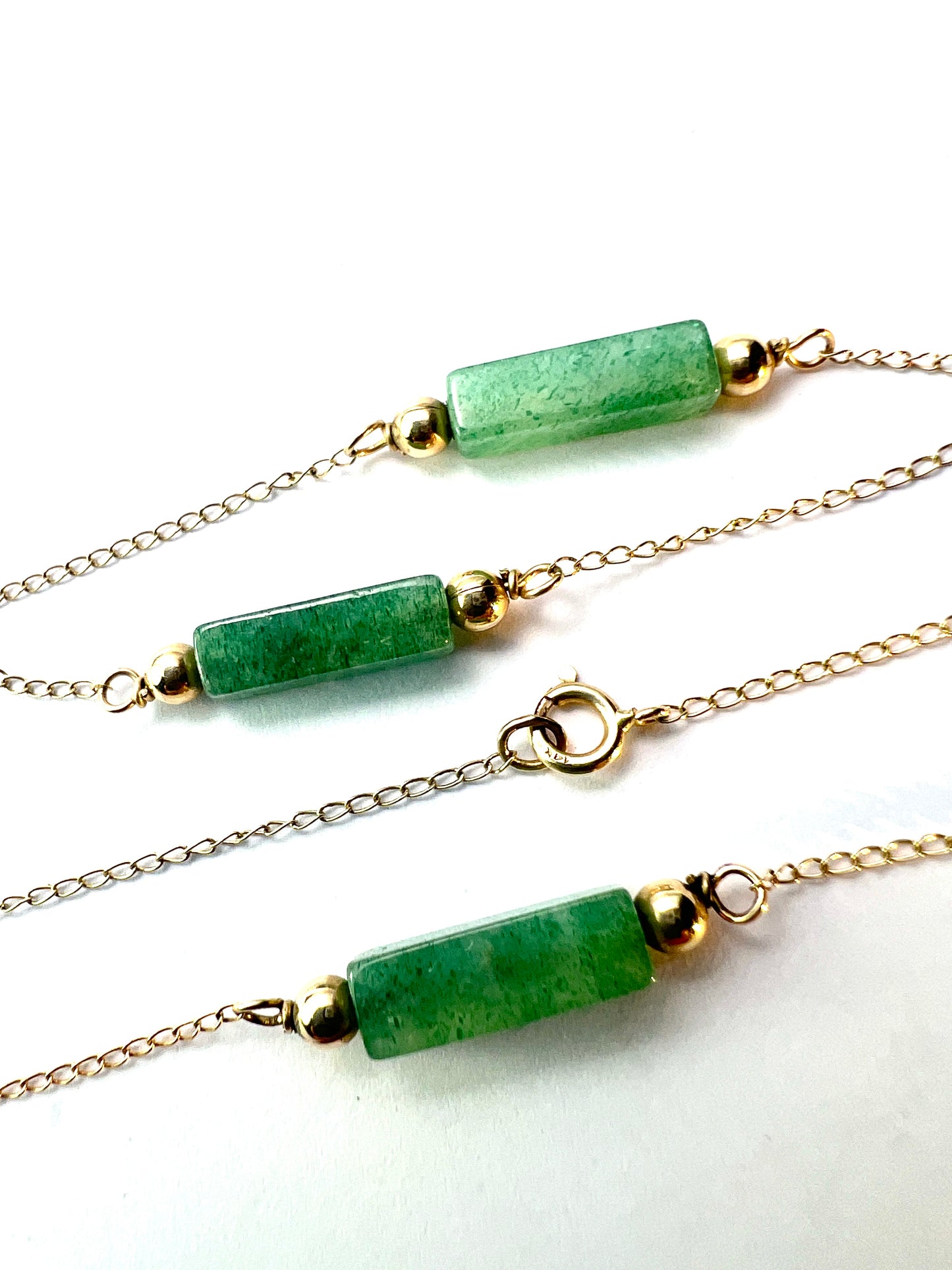 Vintage 14CT Gold Jade and Aventurine Station Chain Necklace