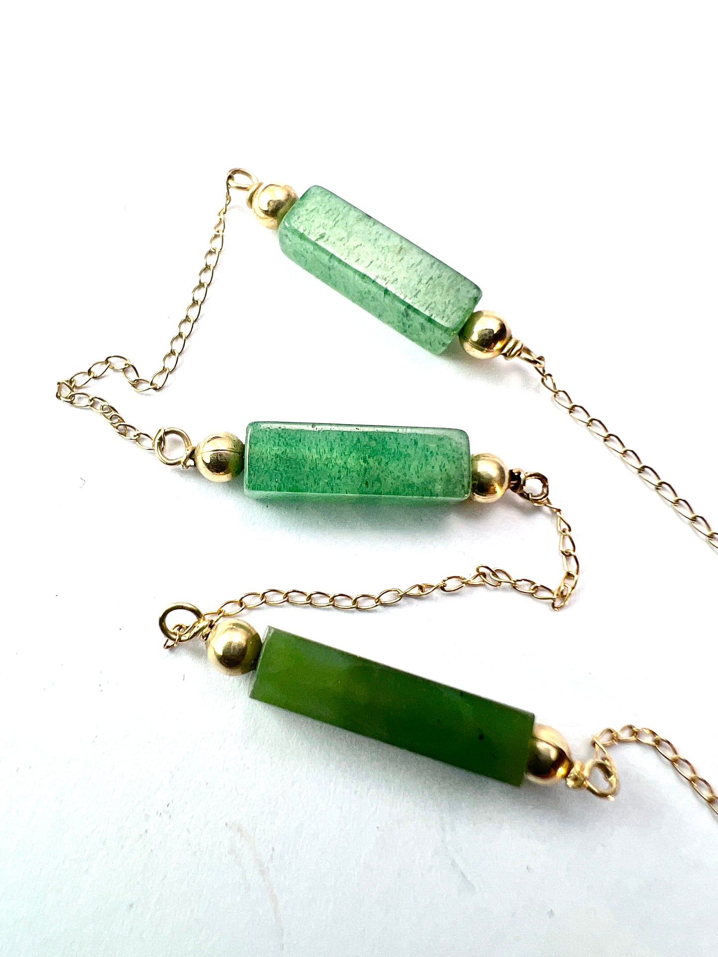 Vintage 14CT Gold Jade and Aventurine Station Chain Necklace