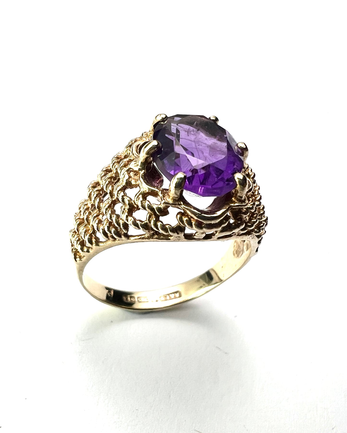 1975 Vintage Amethyst Solitaire 9CT Gold Ring