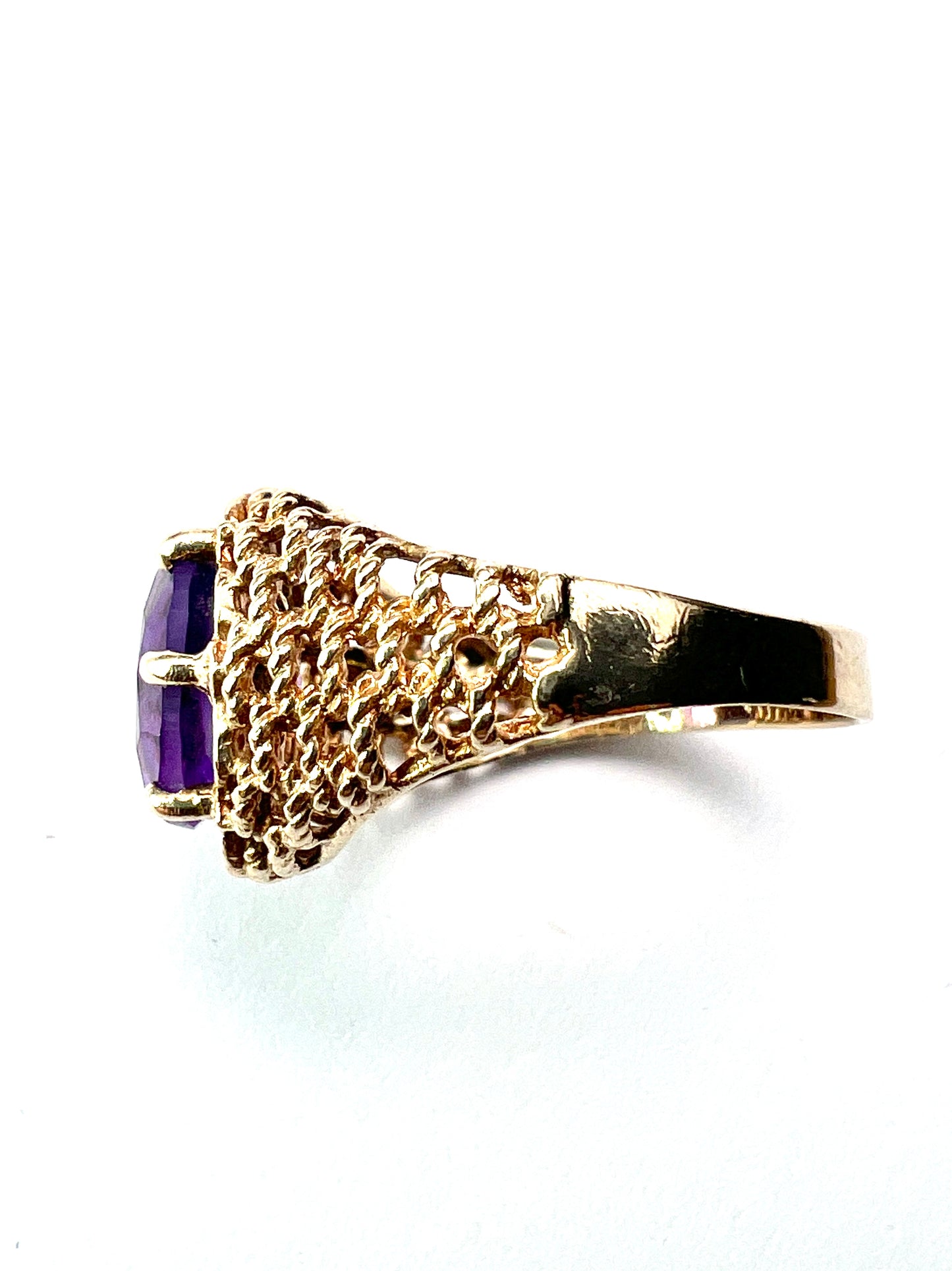 1975 Vintage Amethyst Solitaire 9CT Gold Ring