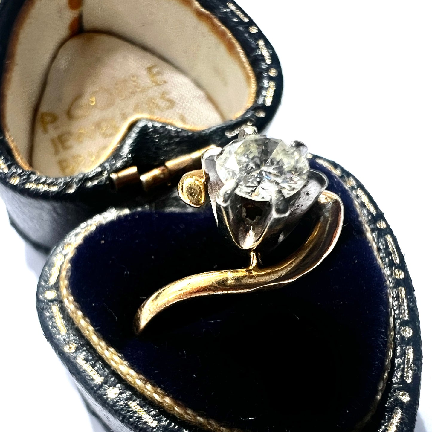 Vintage 18CT Gold Diamond Solitaire Engagement Ring