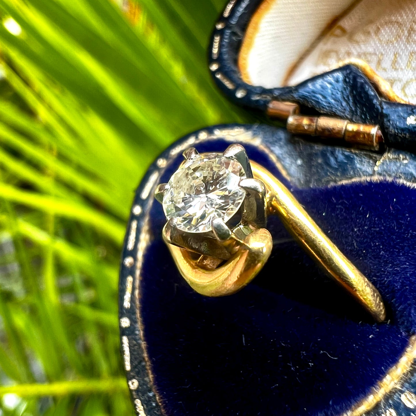 Vintage 18CT Gold Diamond Solitaire Engagement Ring