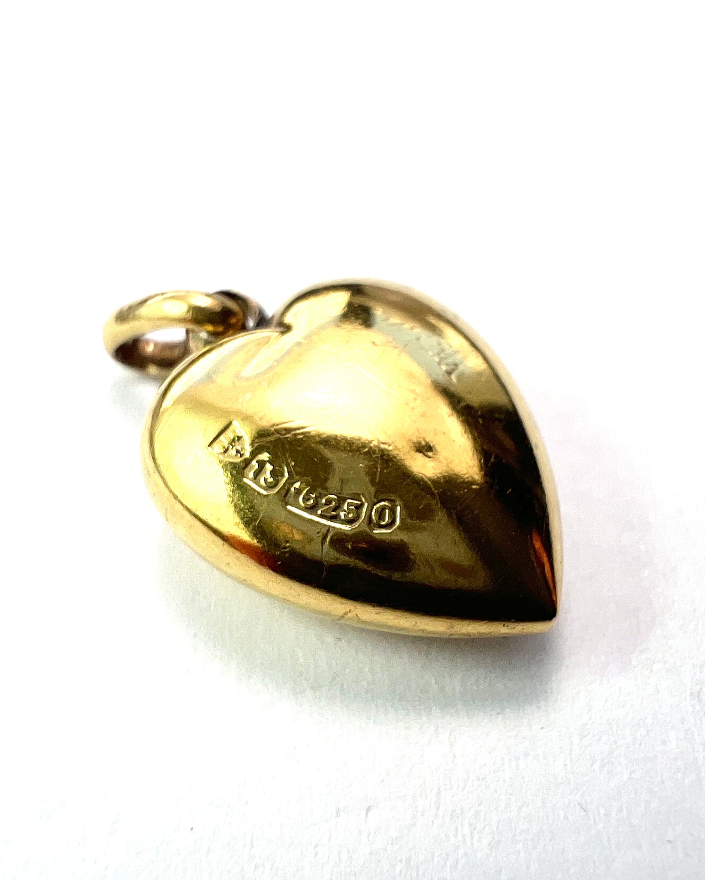1897 Hallmarked Victorian 15CT Gold Diamond Star Puffy Heart Pendant