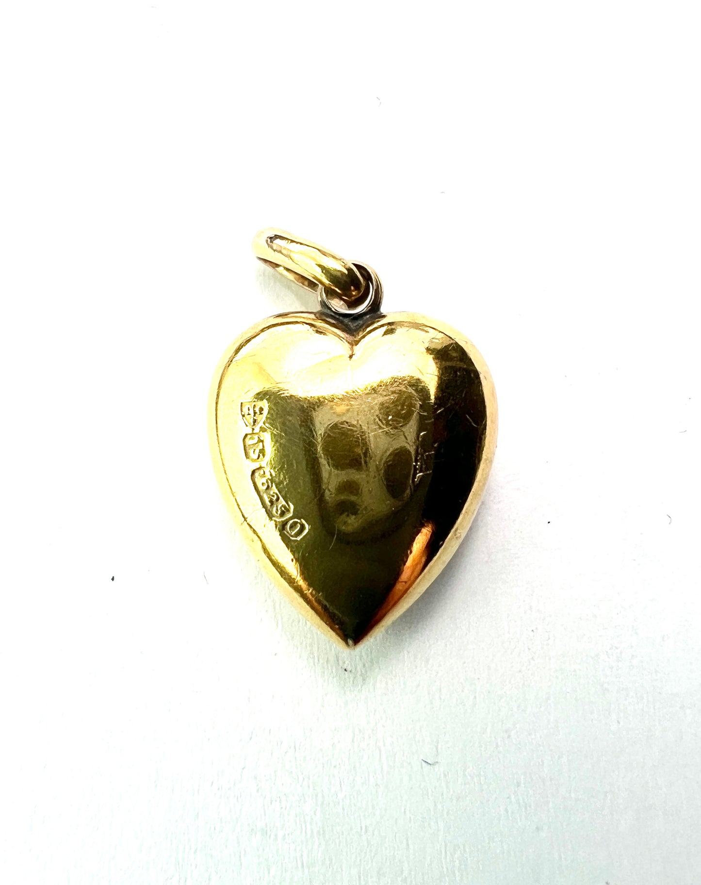 1897 Hallmarked Victorian 15CT Gold Diamond Star Puffy Heart Pendant