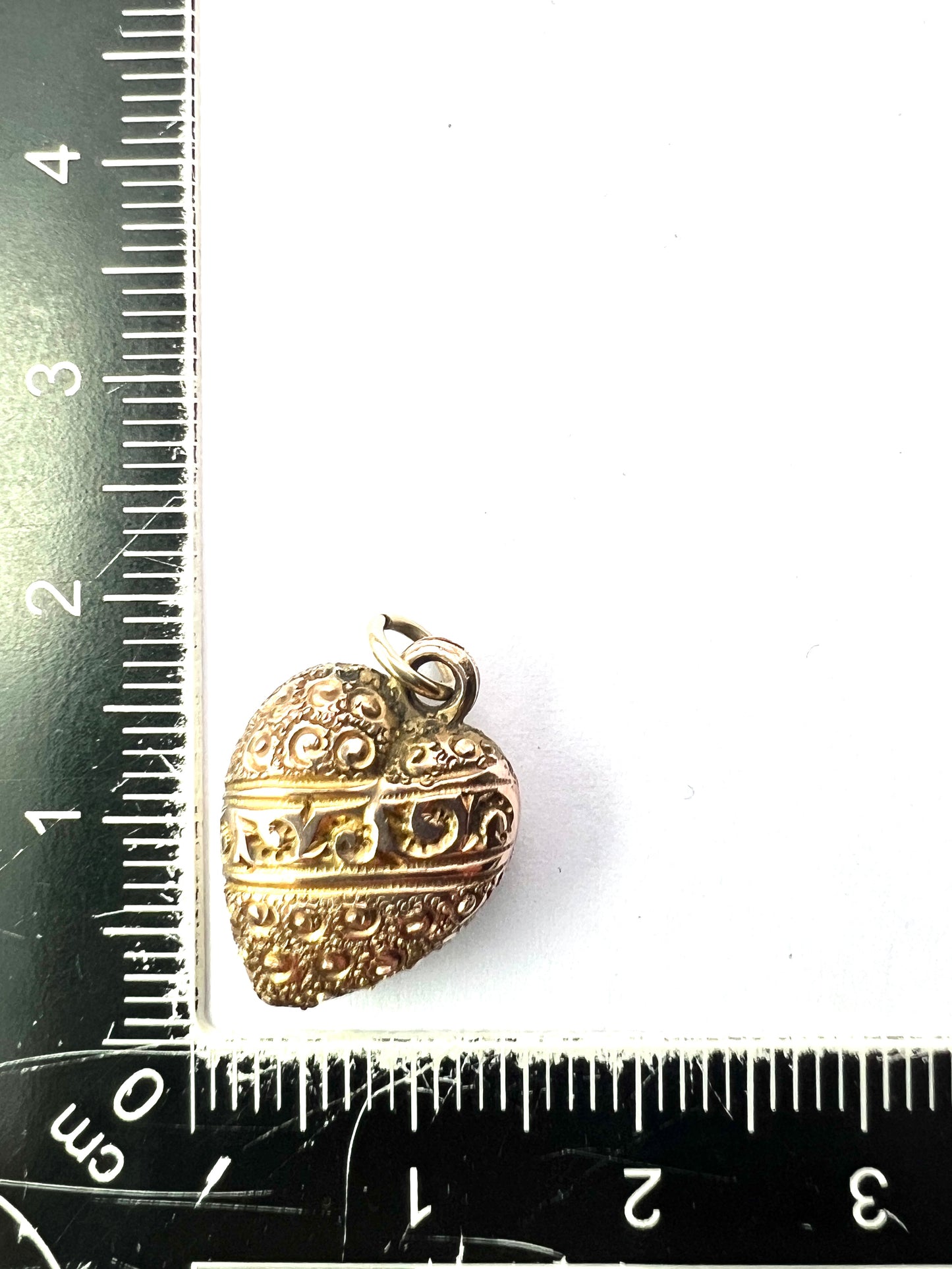 Victorian 9CT Gold Ornate Puffy Heart Pendant