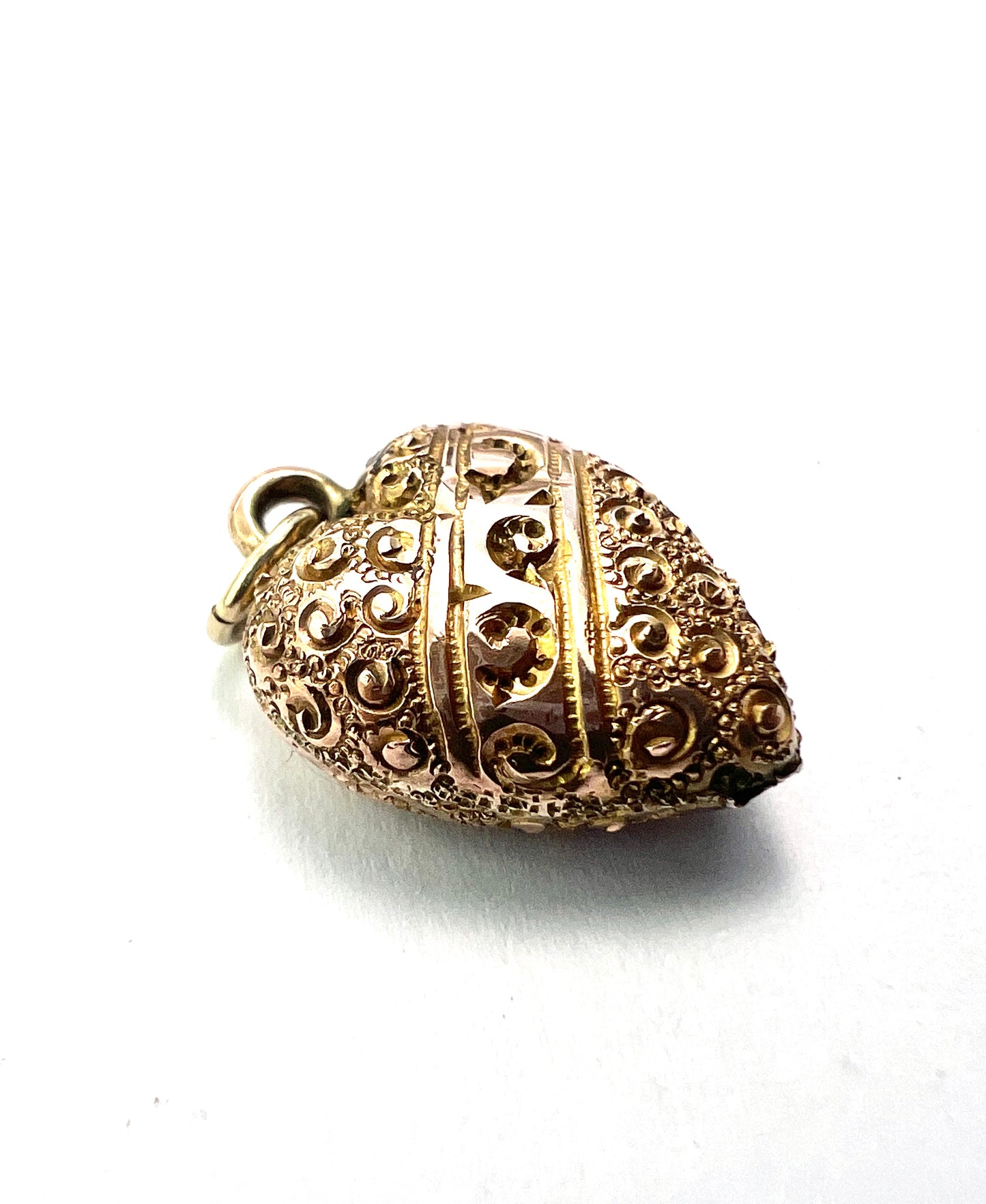 Victorian 9CT Gold Ornate Puffy Heart Pendant