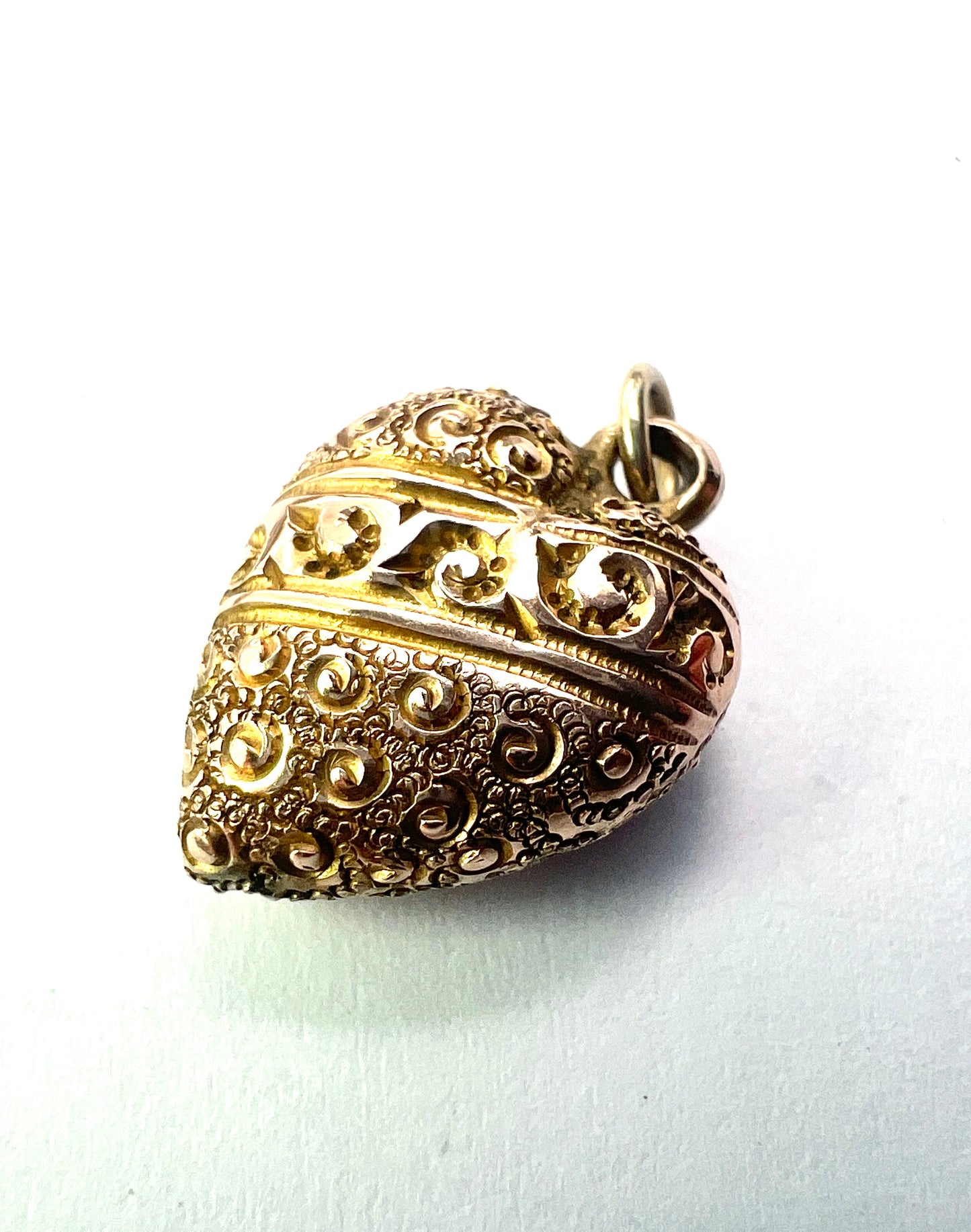 Victorian 9CT Gold Ornate Puffy Heart Pendant