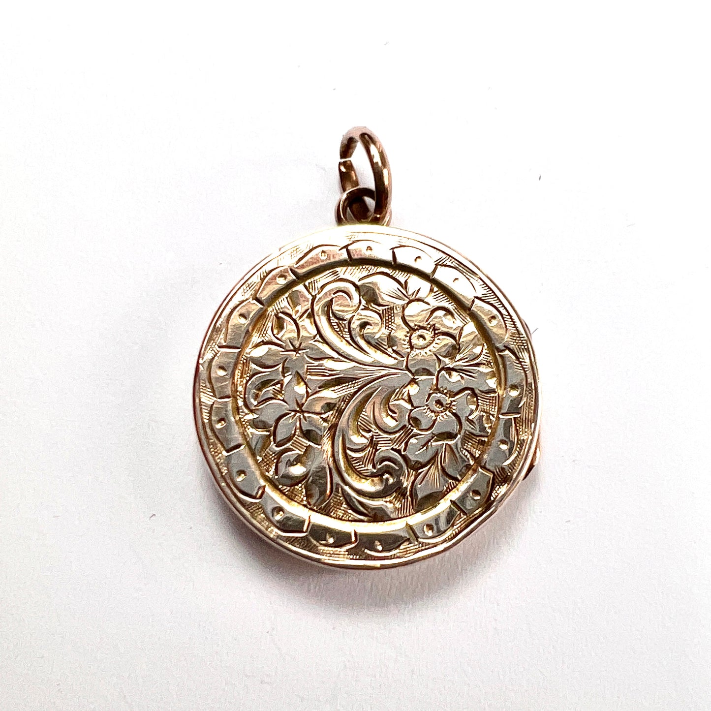 Victorian Edwardian 9CT Gold Round Locket