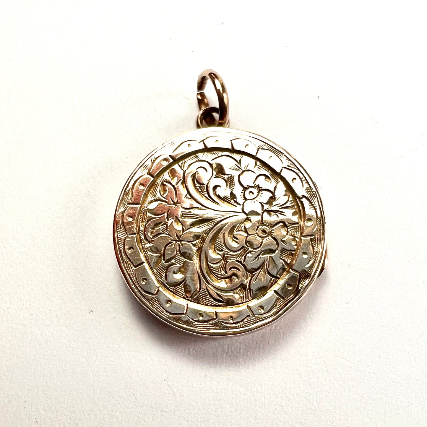 Victorian Edwardian 9CT Gold Round Locket