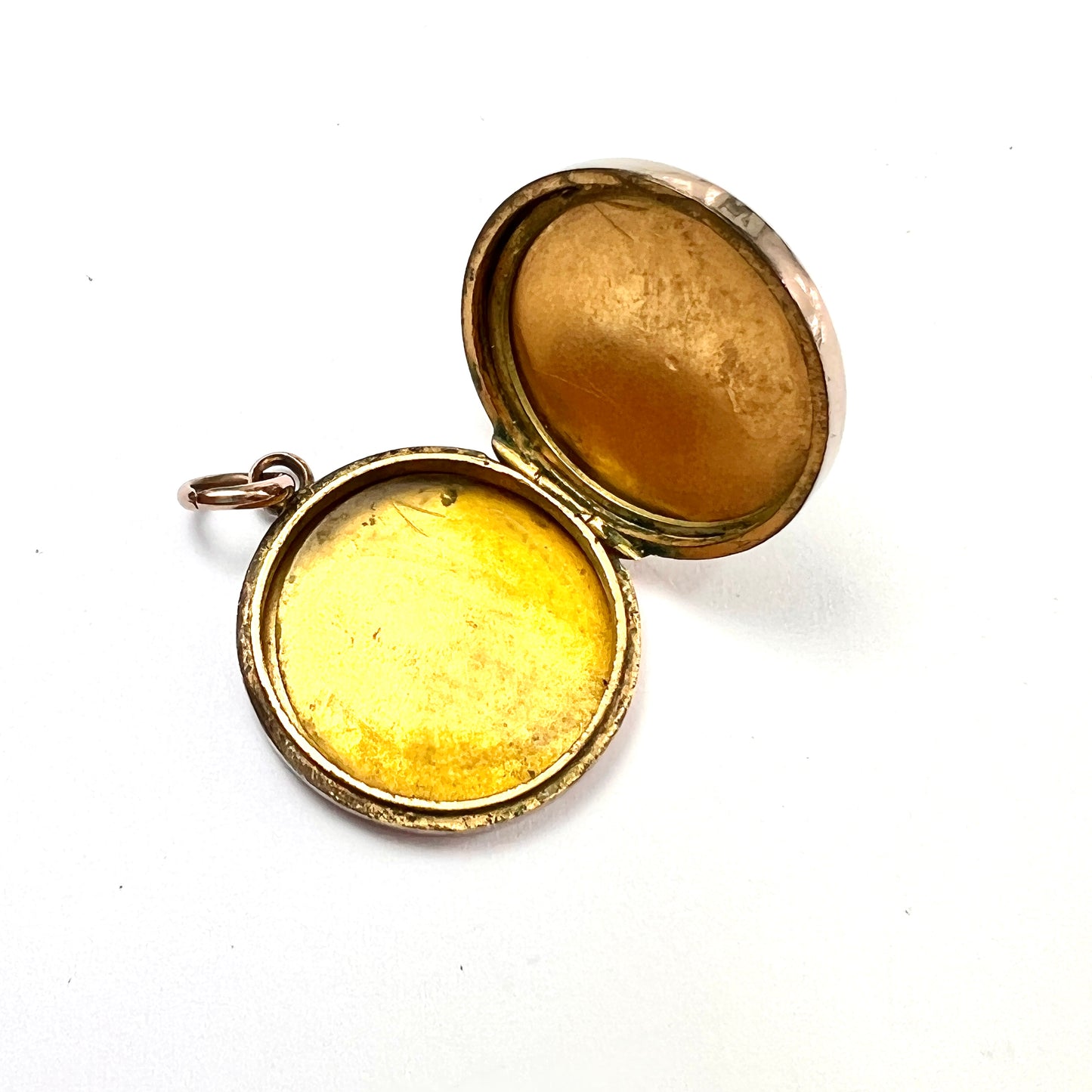 Victorian Edwardian 9CT Gold Round Locket