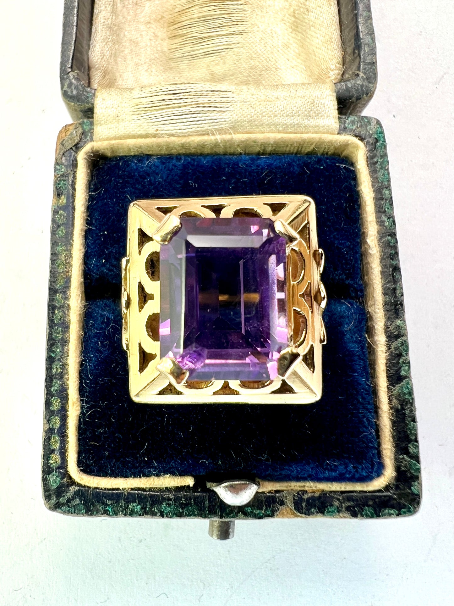 Vintage 1940s 14CT Gold Square Amethyst Ring