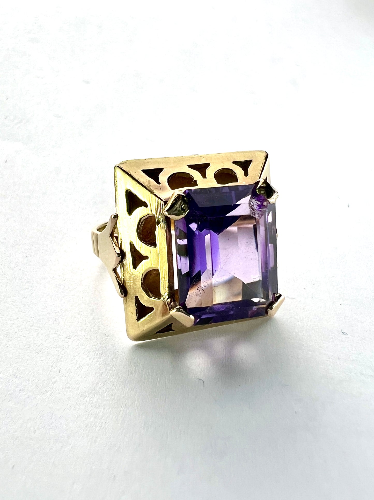 Vintage 1940s 14CT Gold Square Amethyst Ring