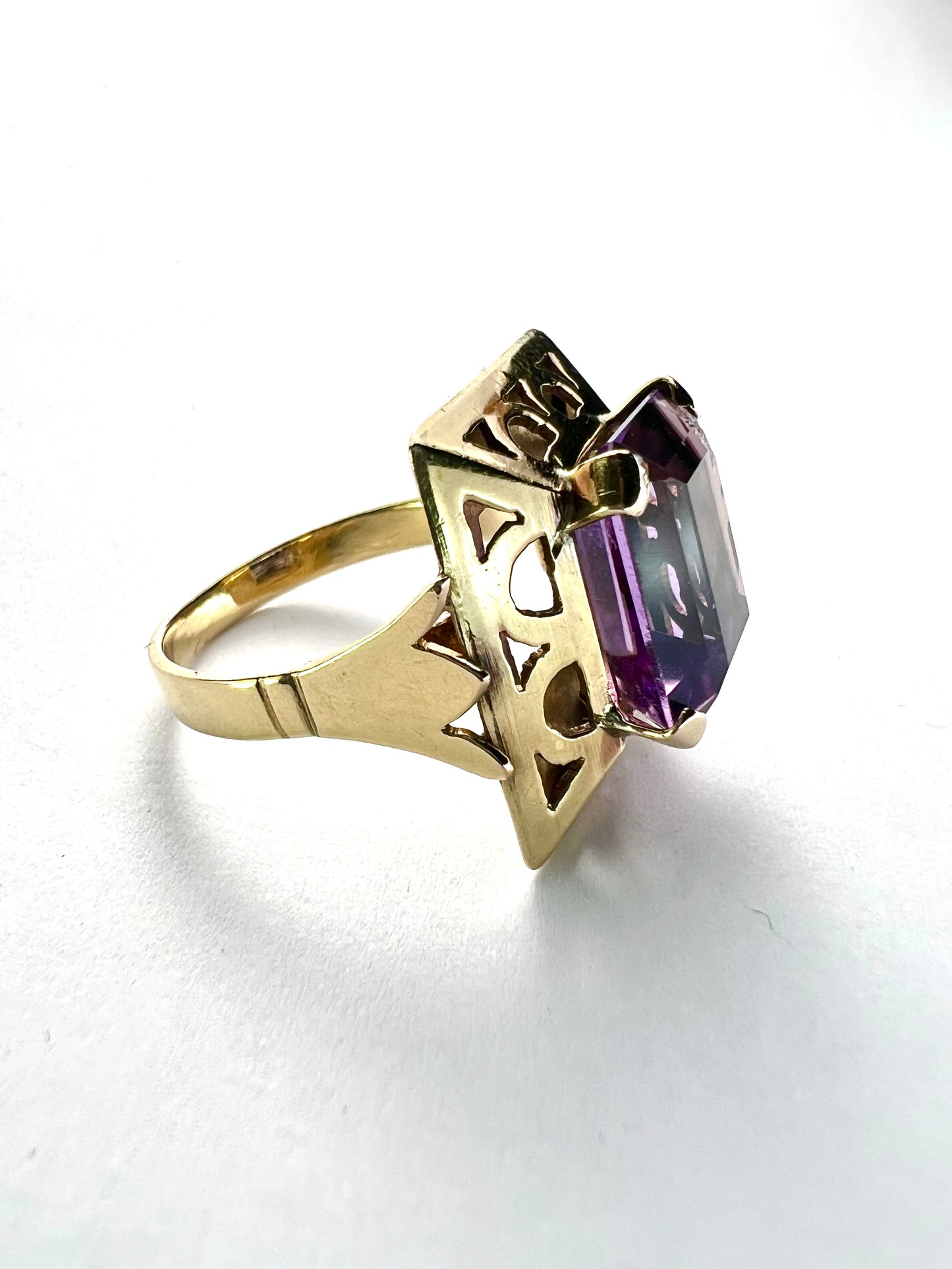 Vintage 1940s 14CT Gold Square Amethyst Ring
