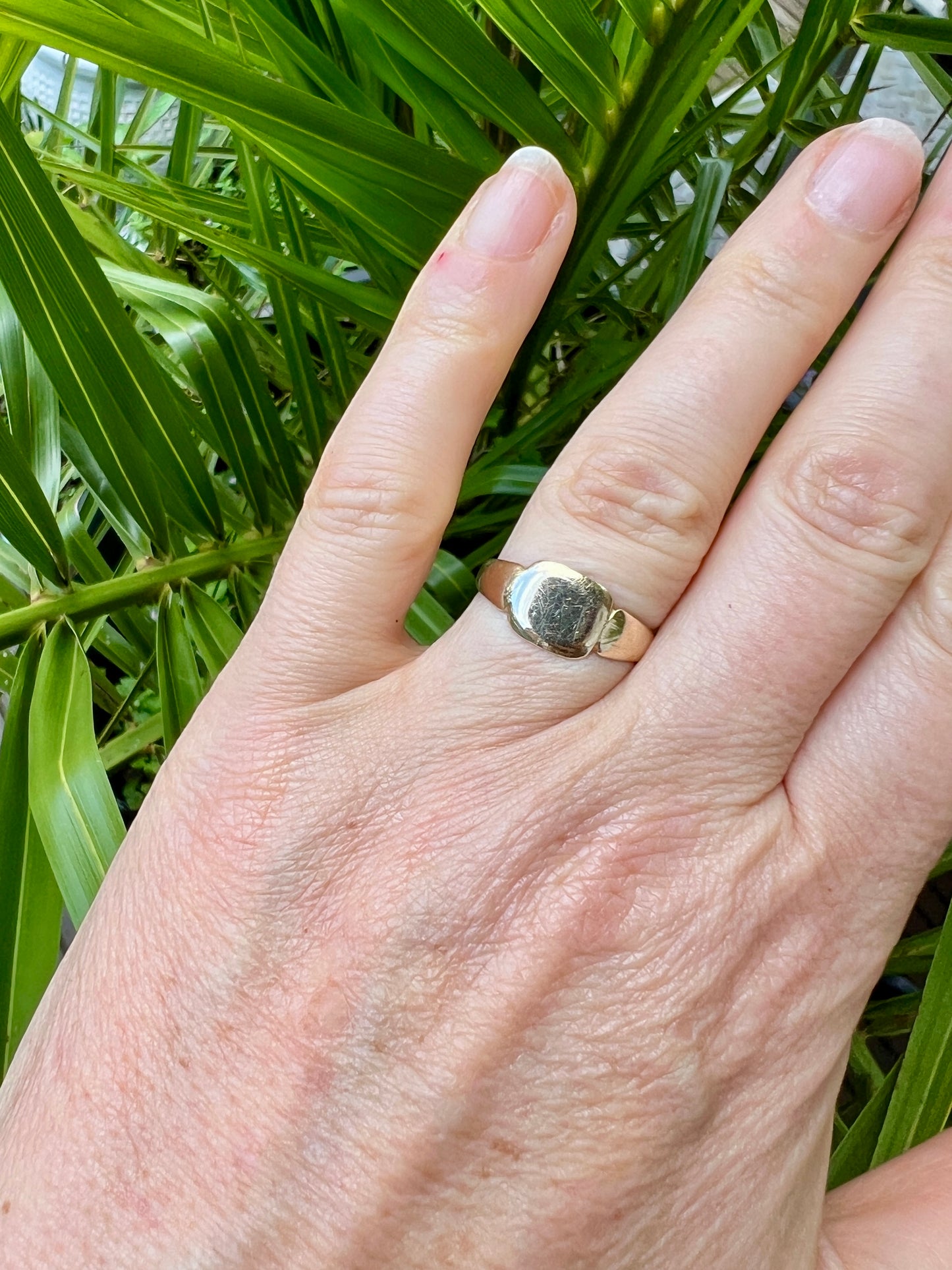 Vintage 9CT Gold Signet Ring