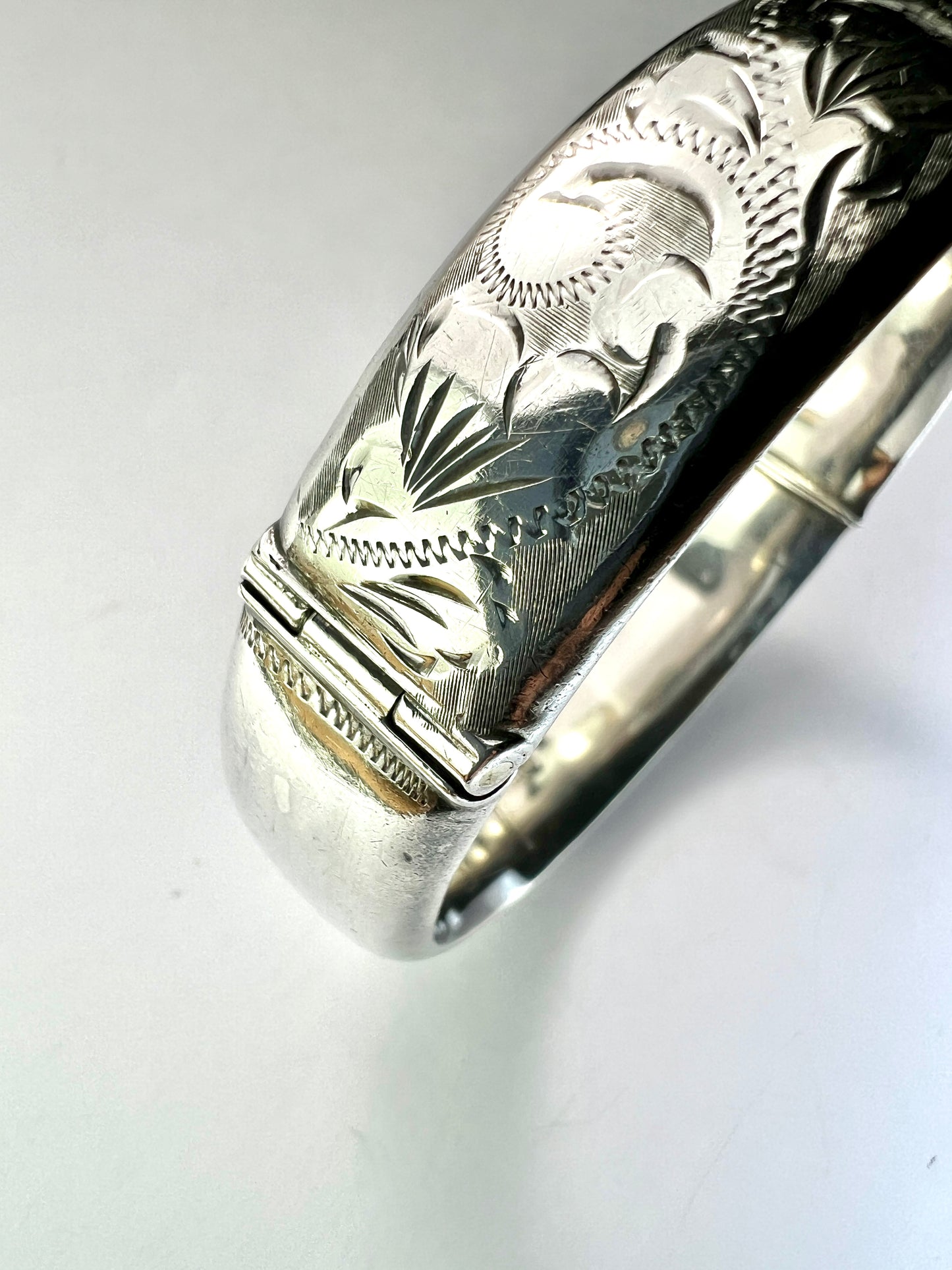 Vintage Sterling Silver Engraved Hinged Bangle