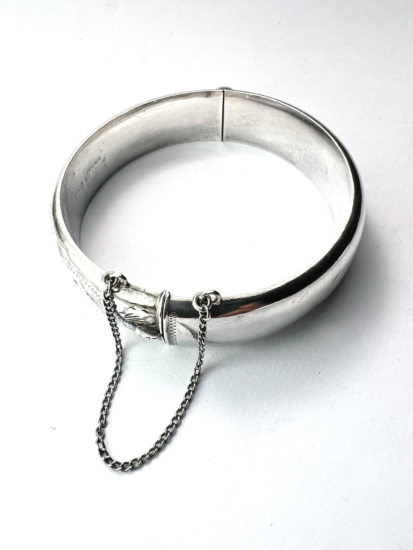 Vintage Sterling Silver Engraved Hinged Bangle