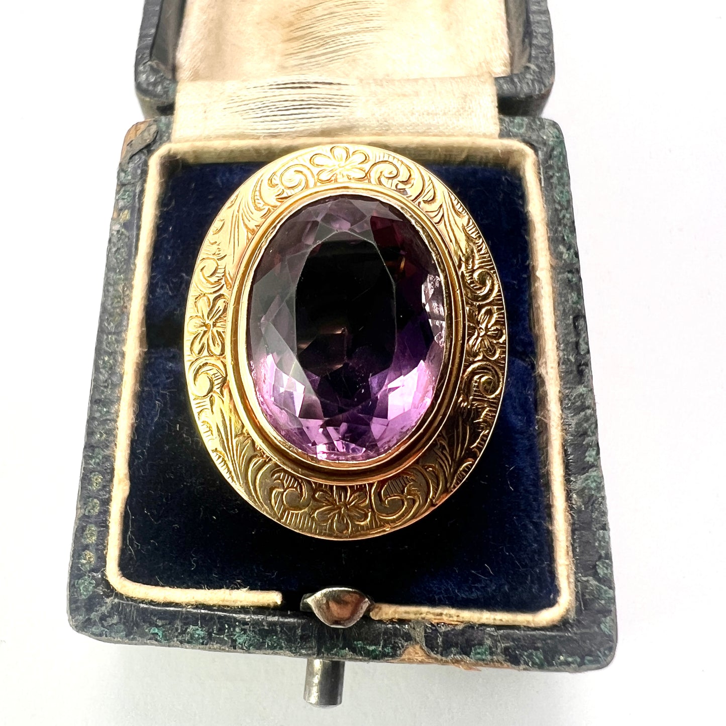Large Vintage Victorian Style 9CT Gold Amethyst Ring