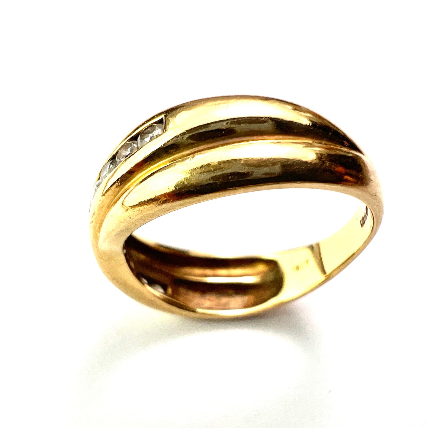 Vintage 18CT Gold Diamond Crossover Ring