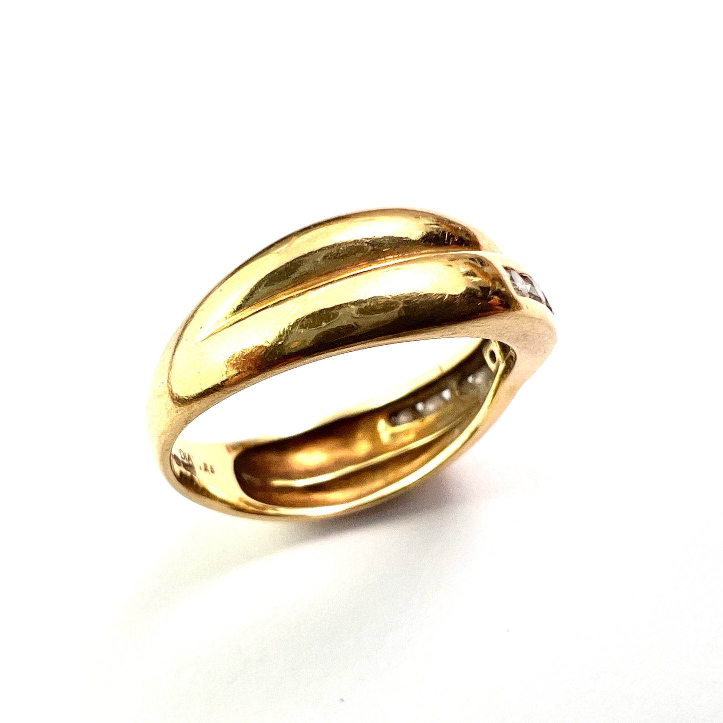 Vintage 18CT Gold Diamond Crossover Ring