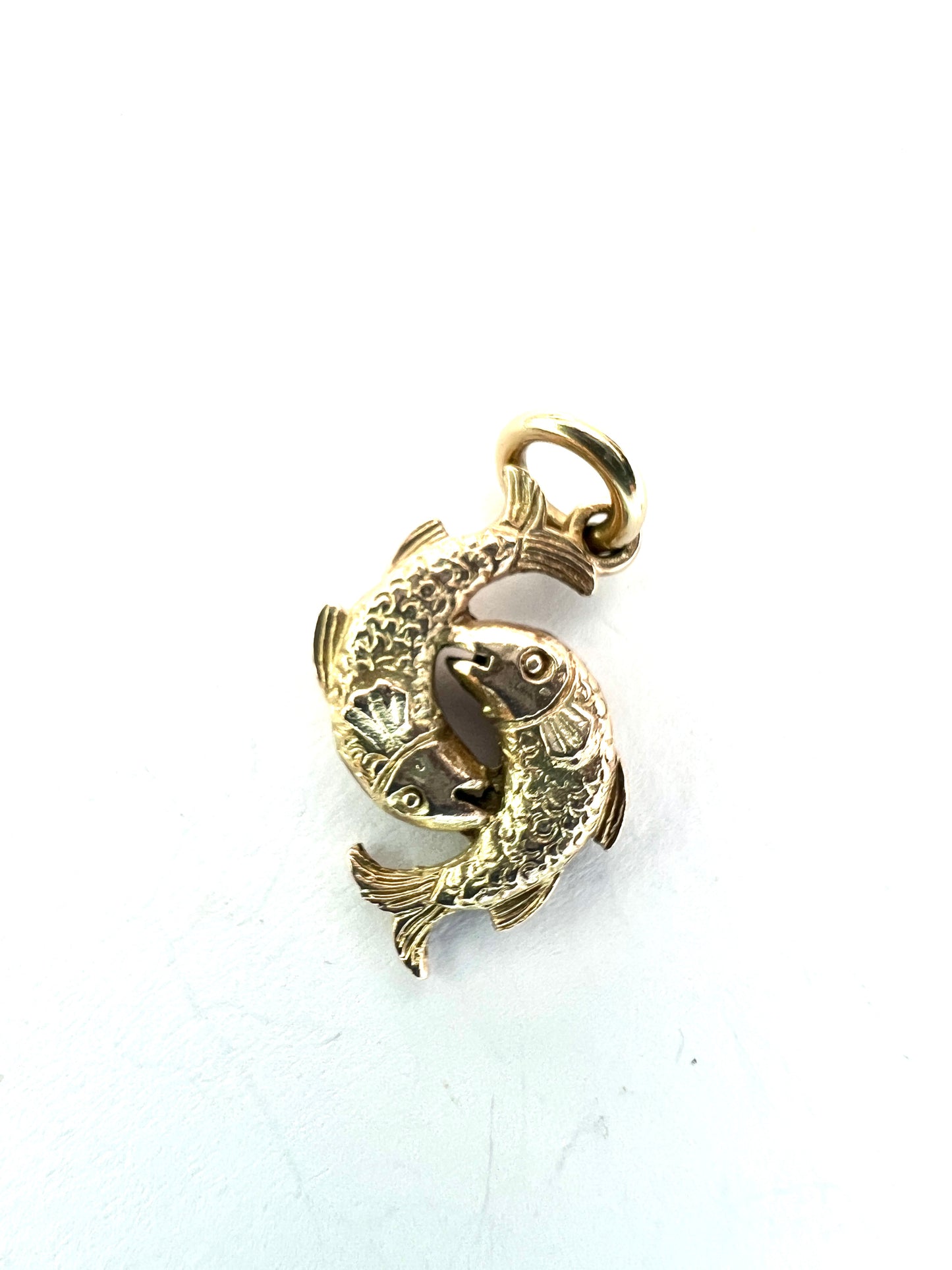 Vintage 9CT Gold Double Fish Pisces Charm Pendant