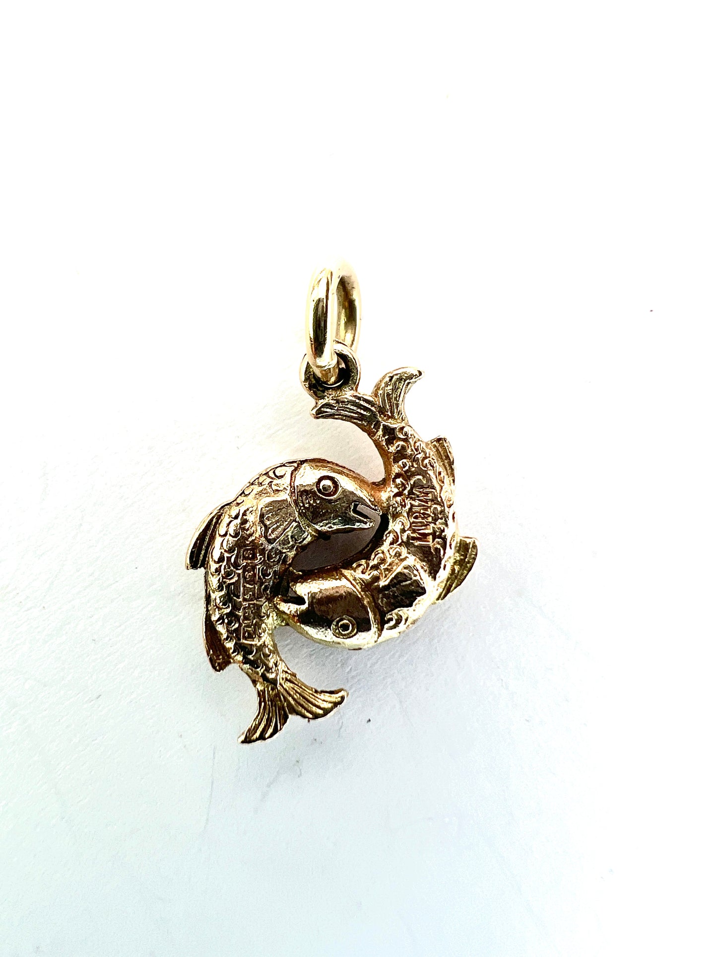 Vintage 9CT Gold Double Fish Pisces Charm Pendant