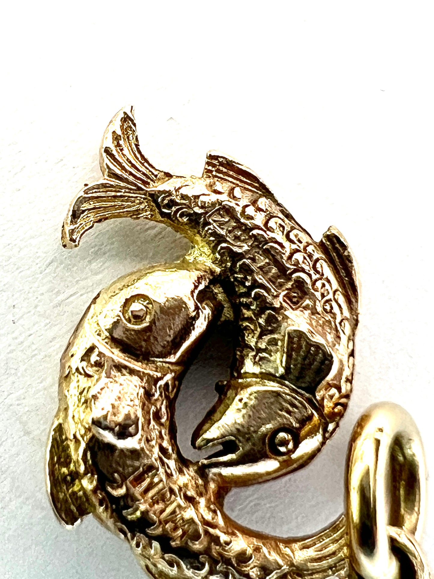 Vintage 9CT Gold Double Fish Pisces Charm Pendant