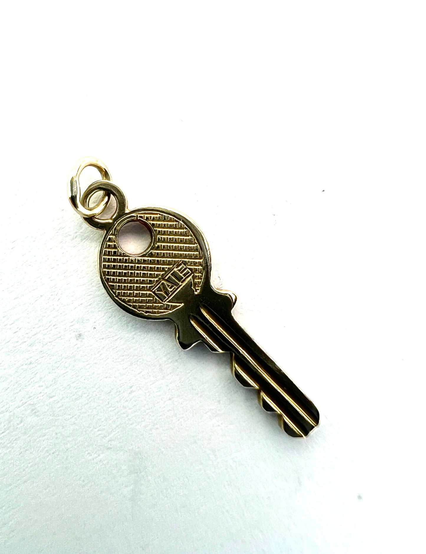 Vintage Solid 9CT Gold Yale Key Pendant