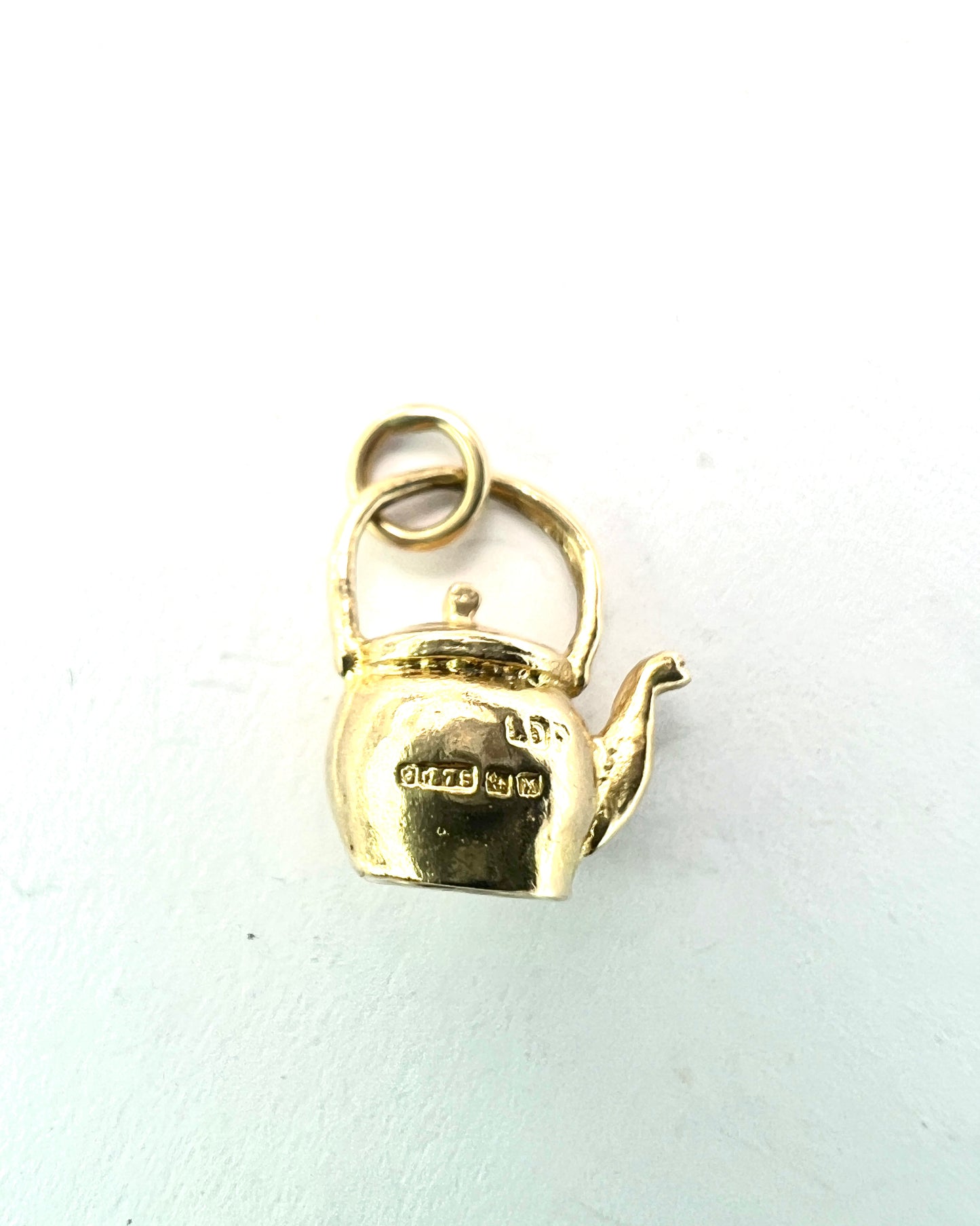 Vintage 9CT Gold Tea Kettle Teapot Charm Pendant