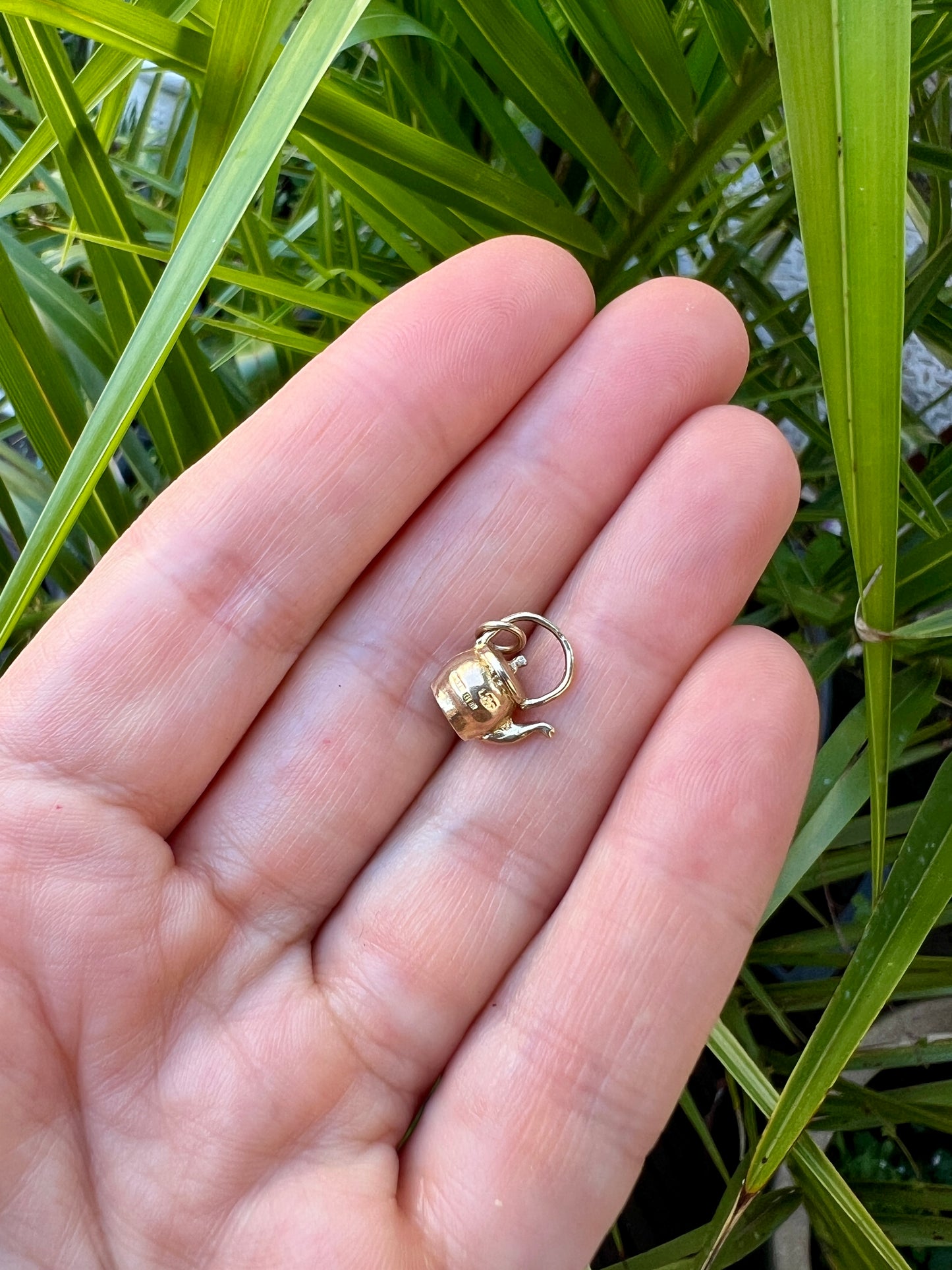Vintage 9CT Gold Tea Kettle Teapot Charm Pendant