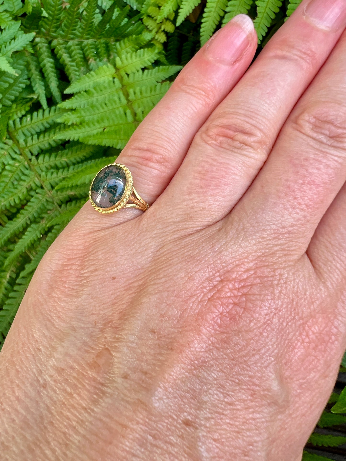 Vintage 18CT Gold Moss Agate Oval Ring