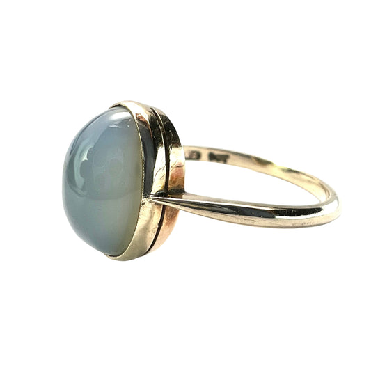 Edwardian 9CT Gold Chalcedony Cabochon Solitaire Ring
