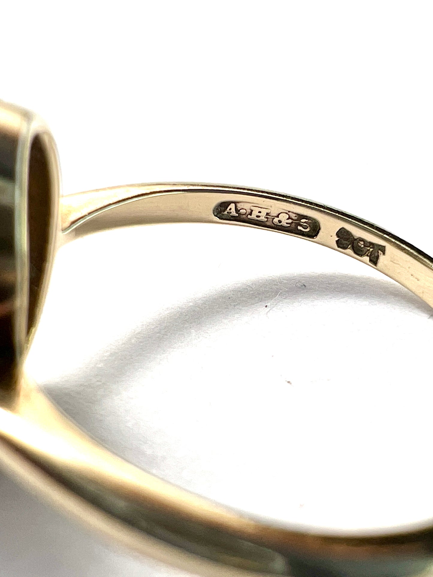 Edwardian 9CT Gold Chalcedony Cabochon Solitaire Ring