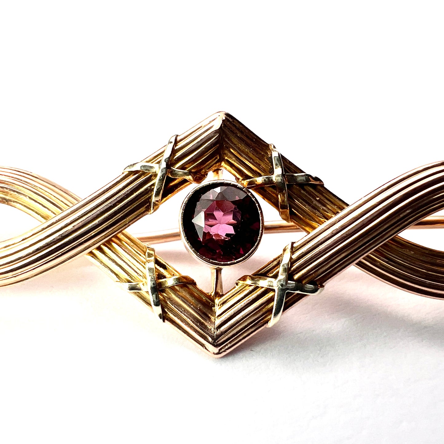 Edwardian 9CT Gold Garnet Brooch
