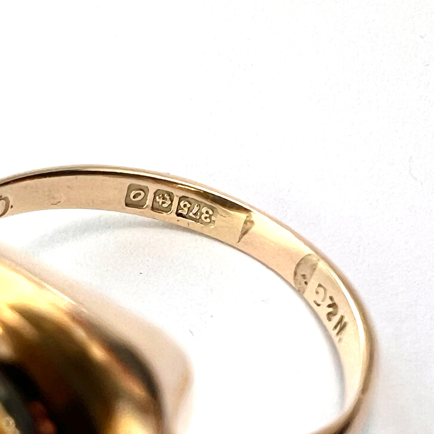 Retro 9CT Gold Citrine Ring
