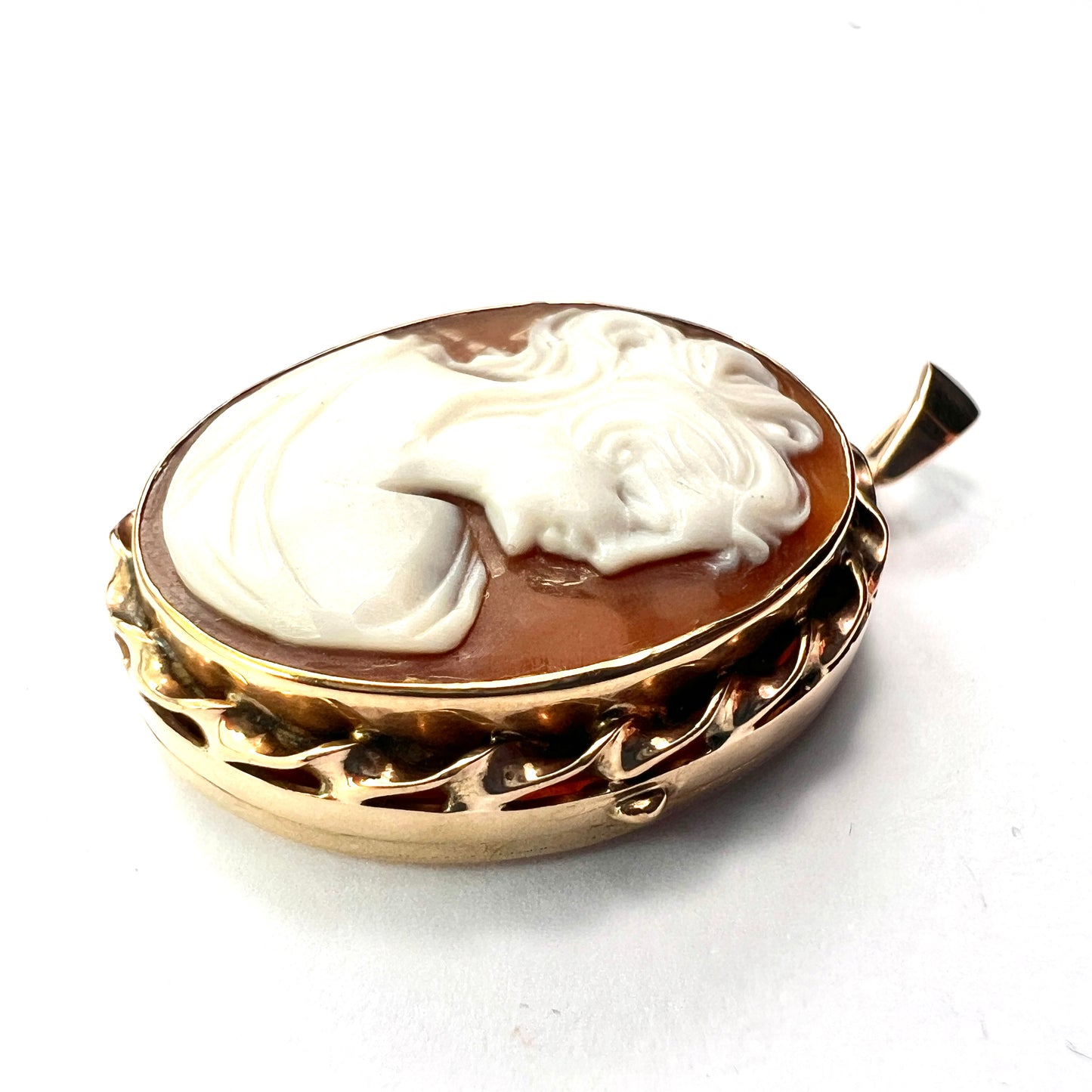 Vintage 9CT Gold Cameo Locket Pendant