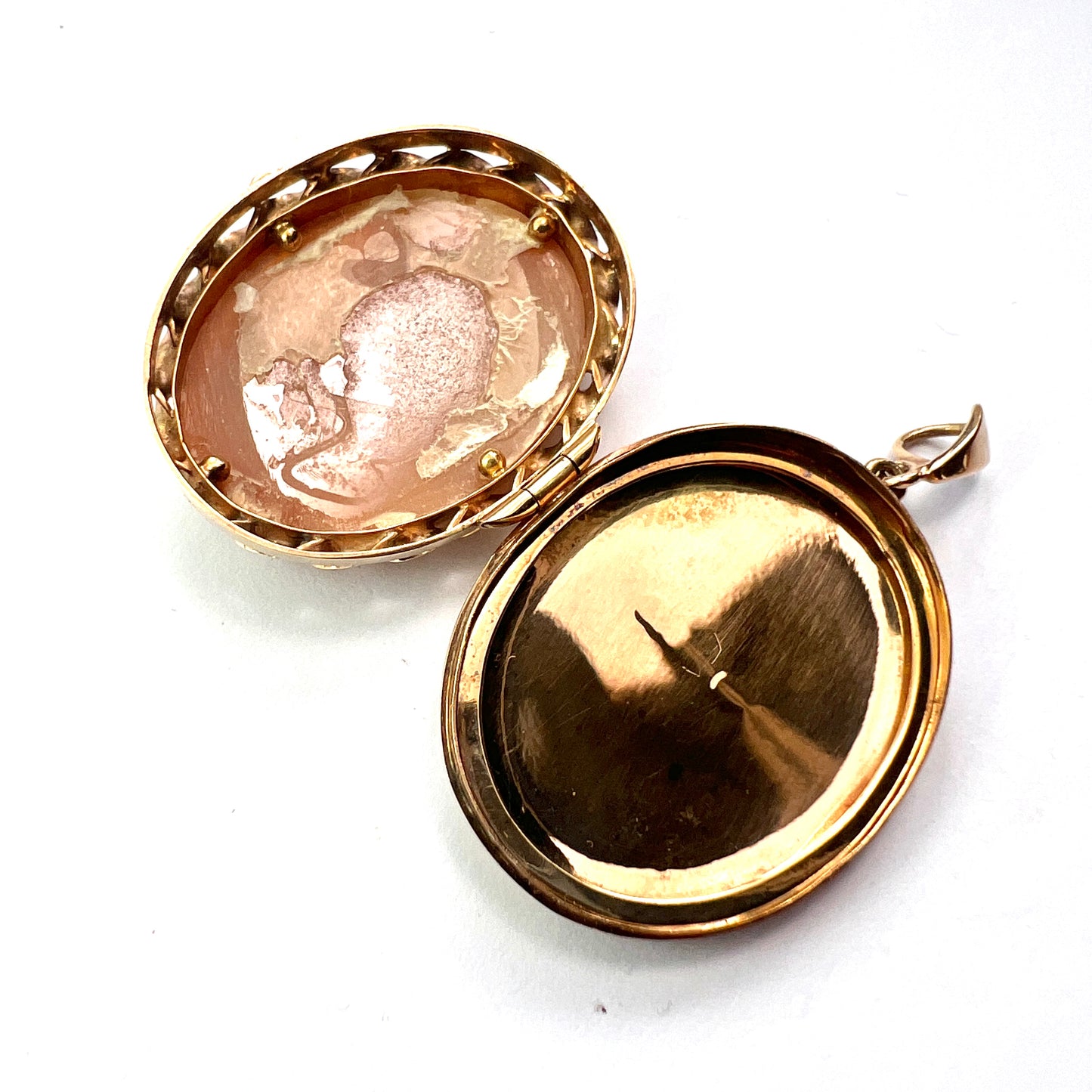 Vintage 9CT Gold Cameo Locket Pendant