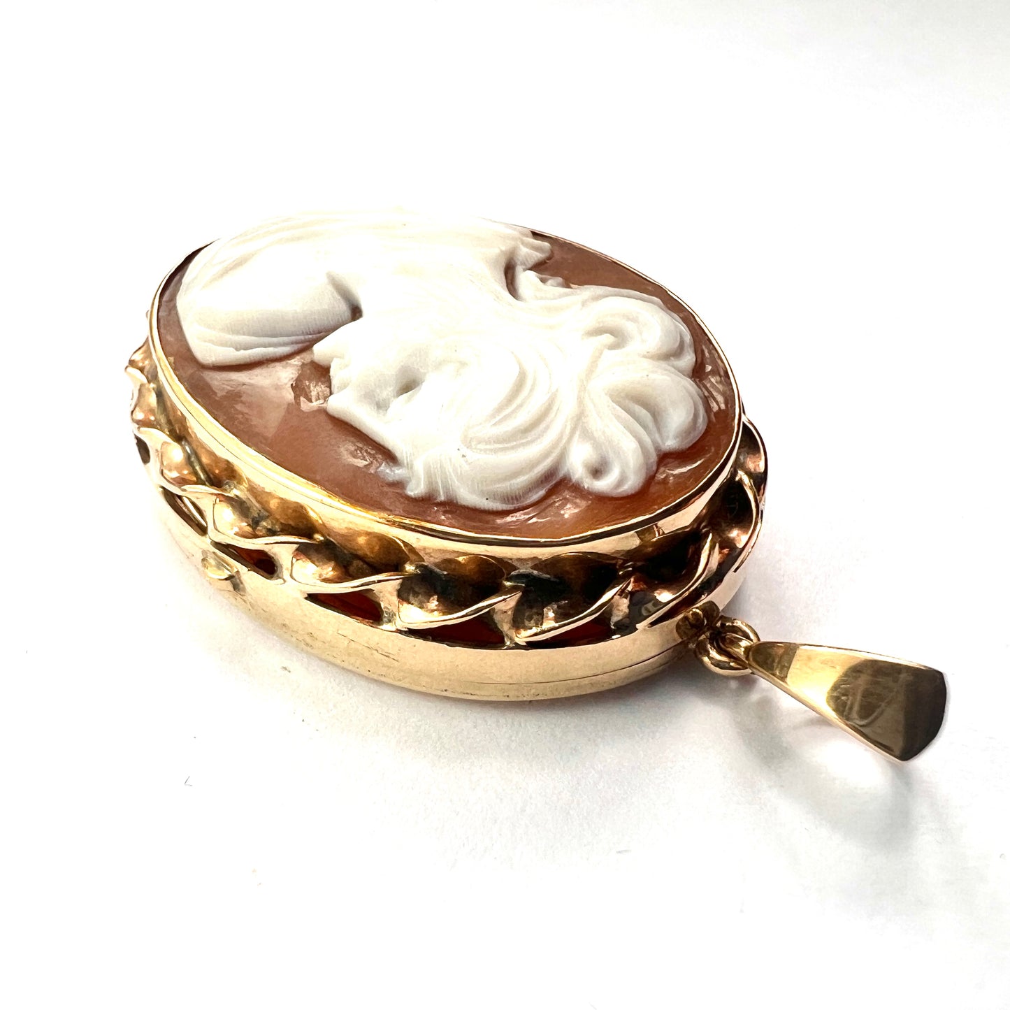 Vintage 9CT Gold Cameo Locket Pendant