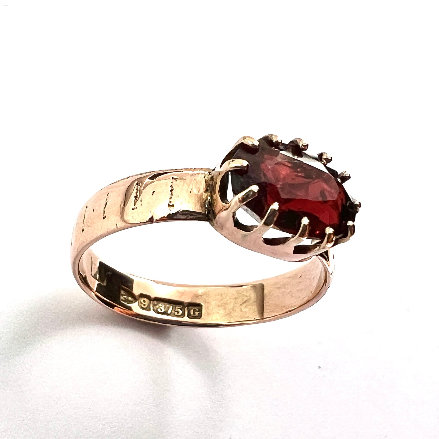 Antique 9CT Gold Garnet Solitaire Ring