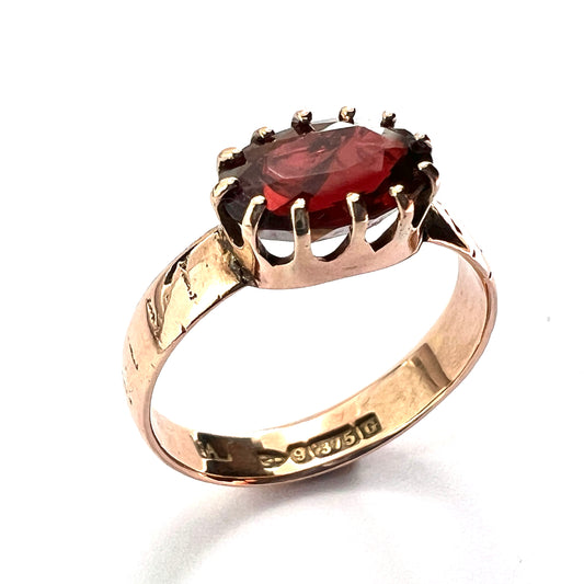 Antique 9CT Gold Garnet Solitaire Ring