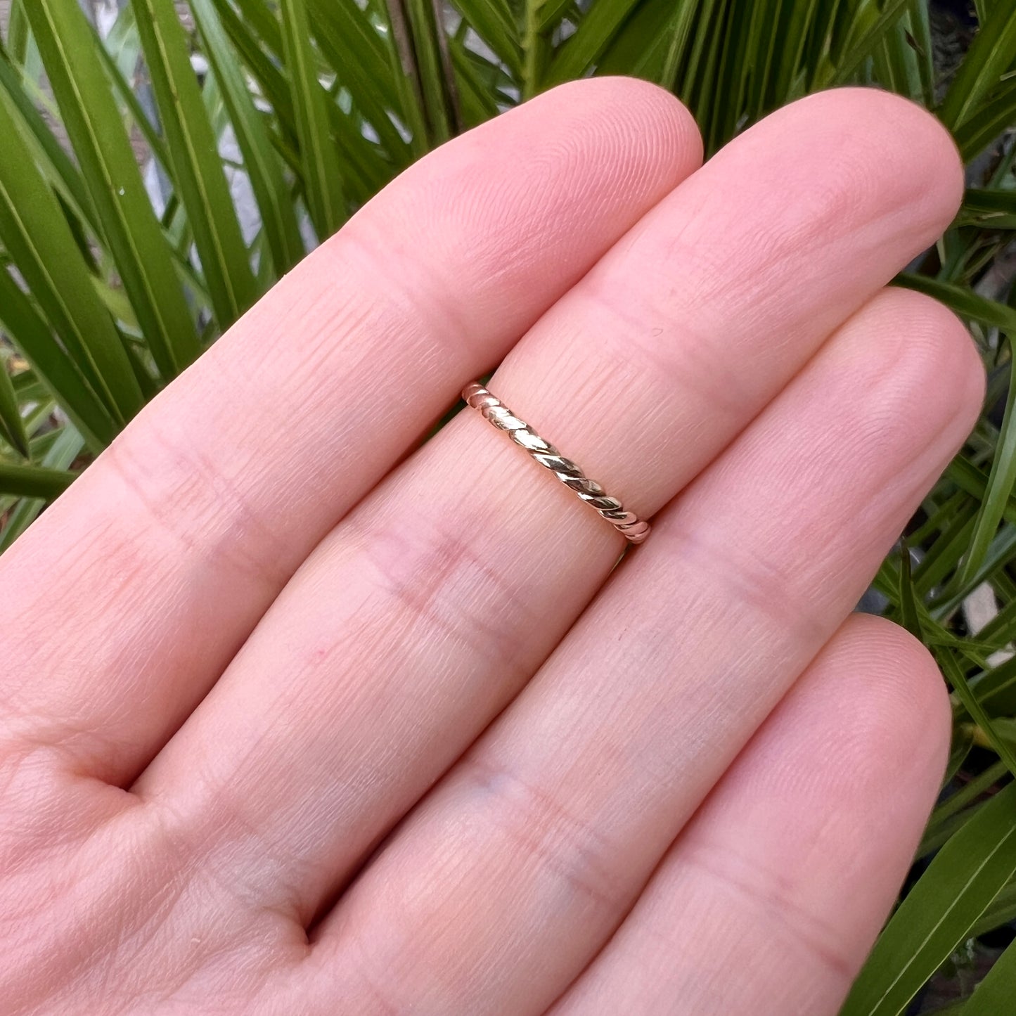 Vintage Hallmarked 9CT Gold Twisted Rope Ring