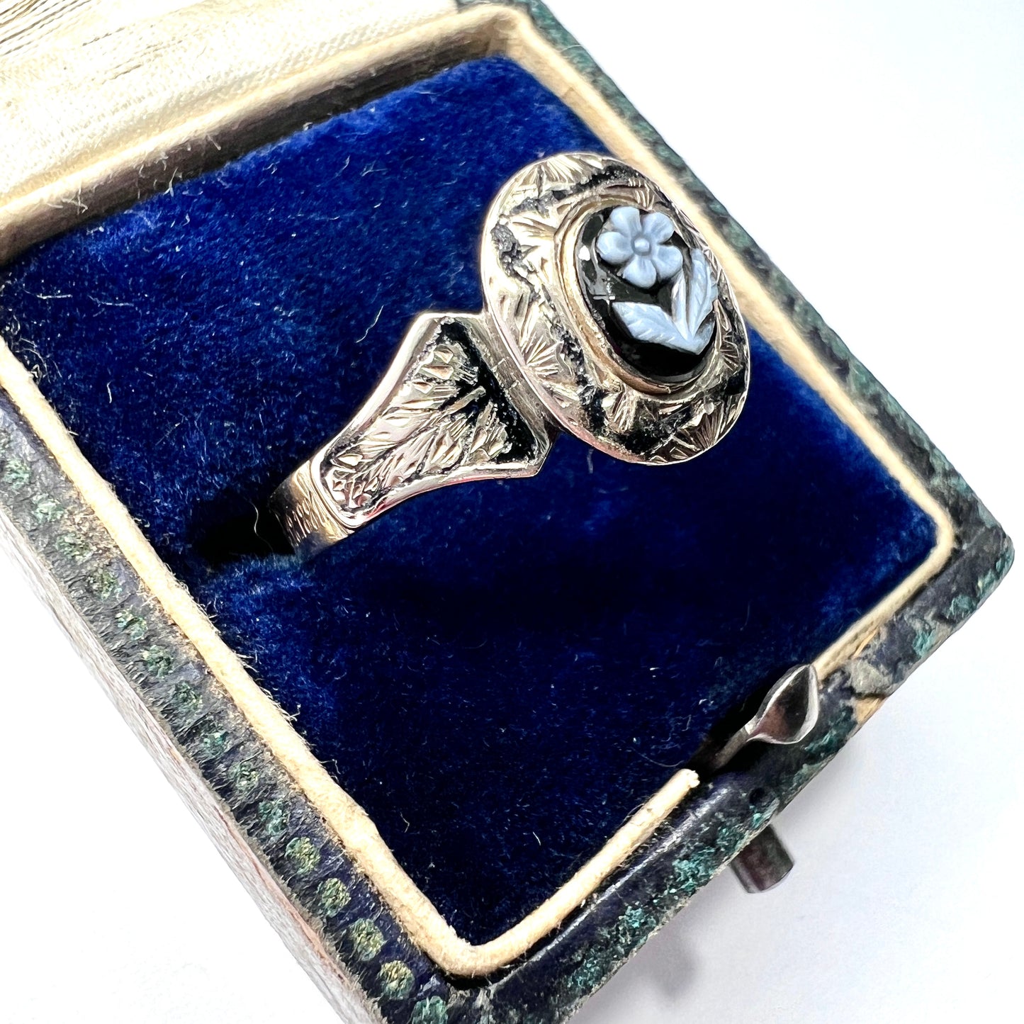 Victorian 9CT Gold Enamel Forget Me Not Memorial Ring