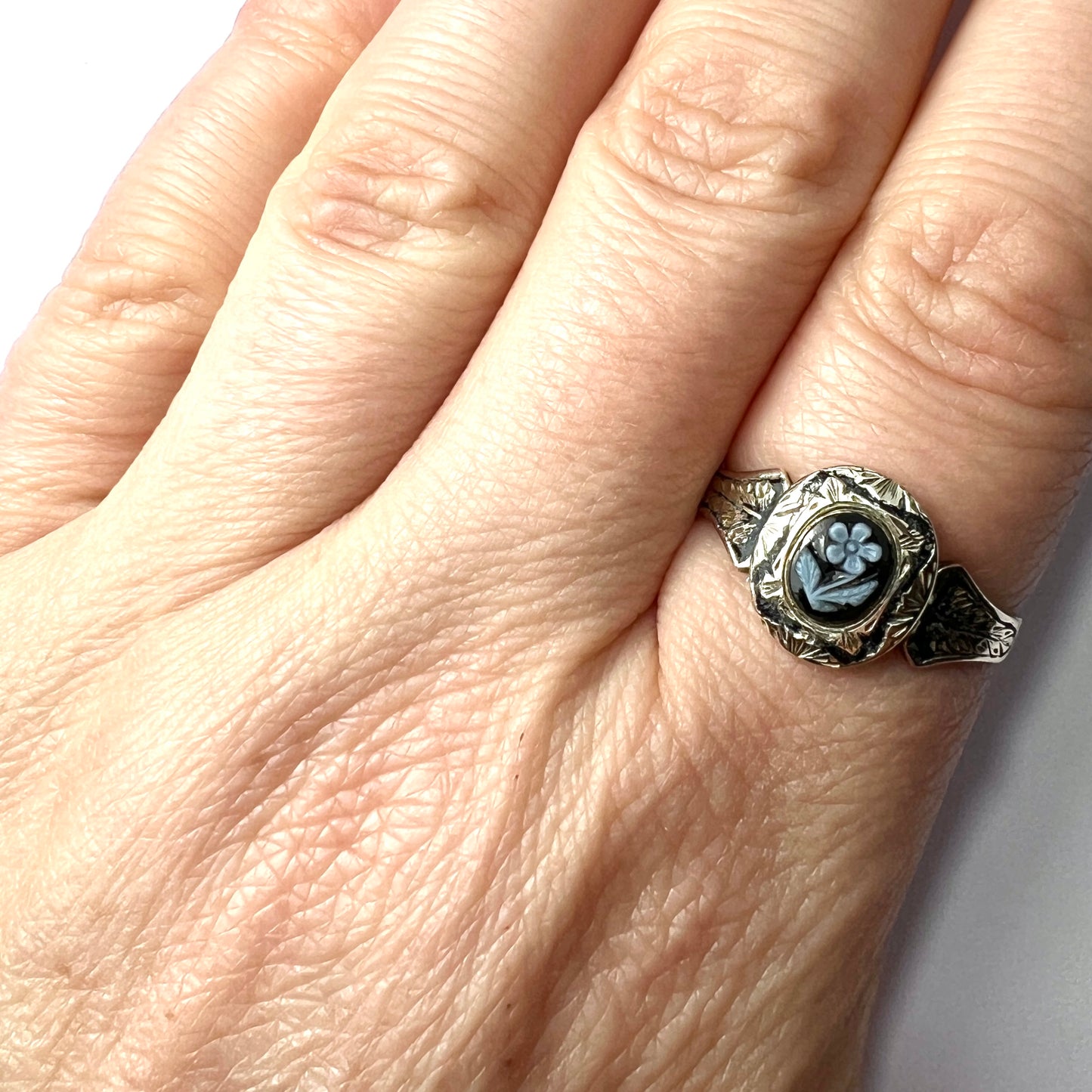 Victorian 9CT Gold Enamel Forget Me Not Memorial Ring