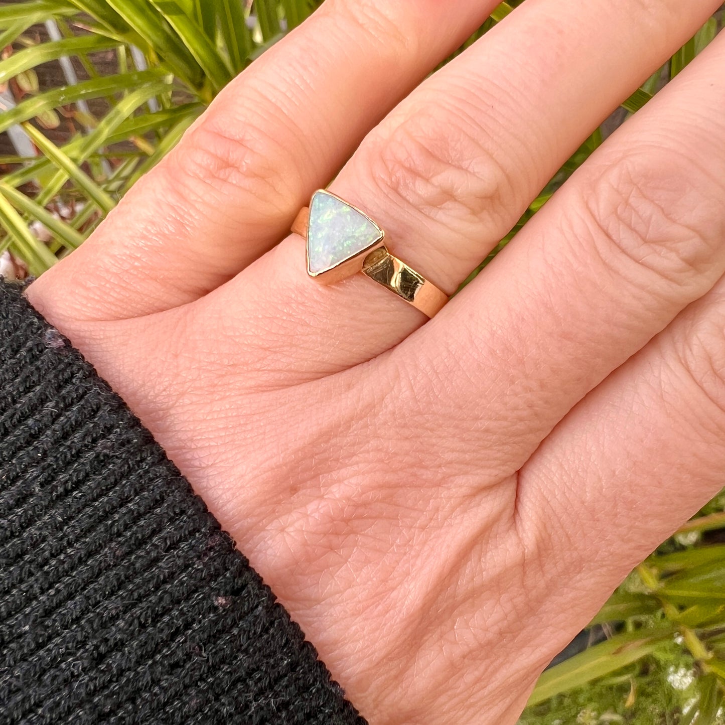 Vintage 18CT Gold Opal Triangle Ring