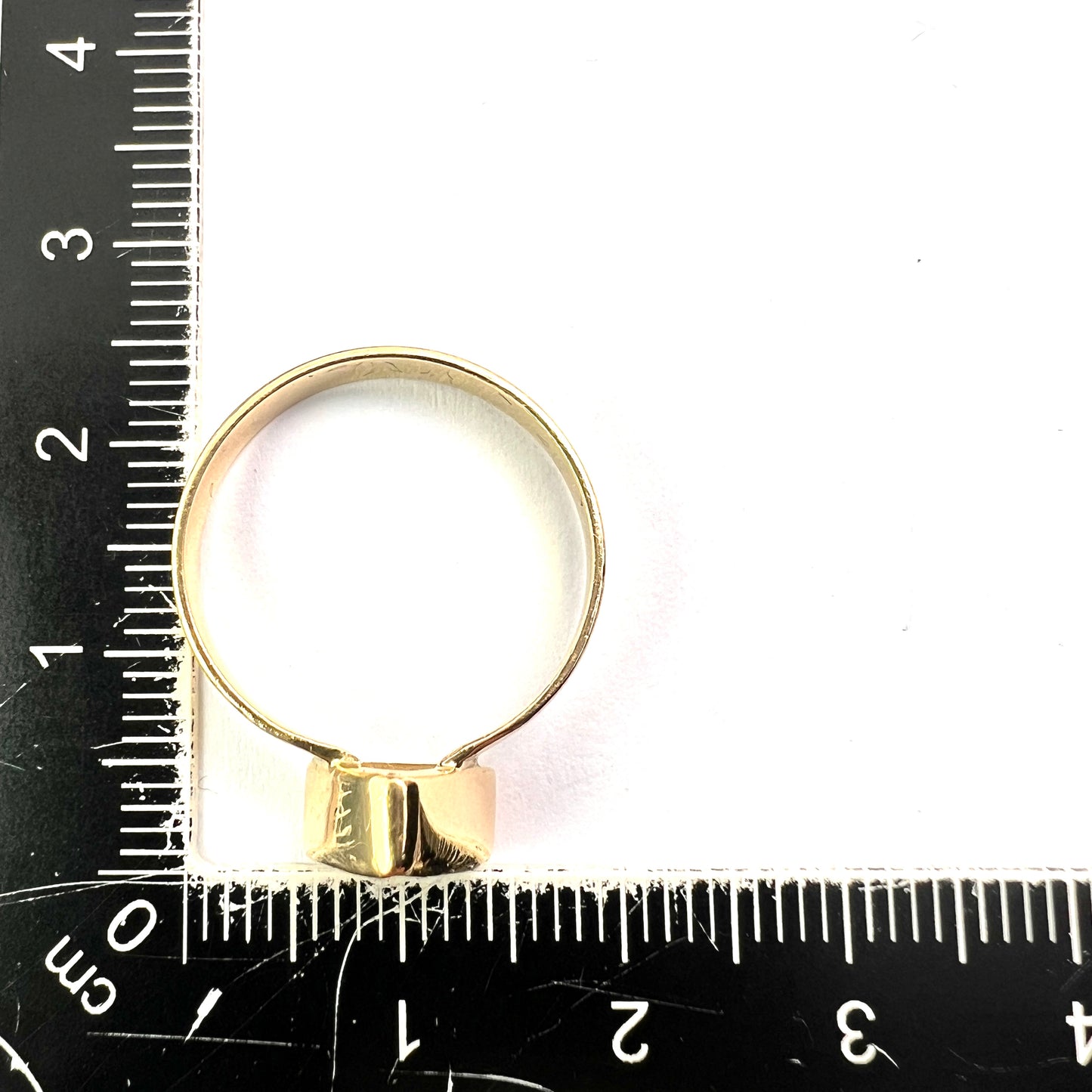 Vintage 18CT Gold Opal Triangle Ring