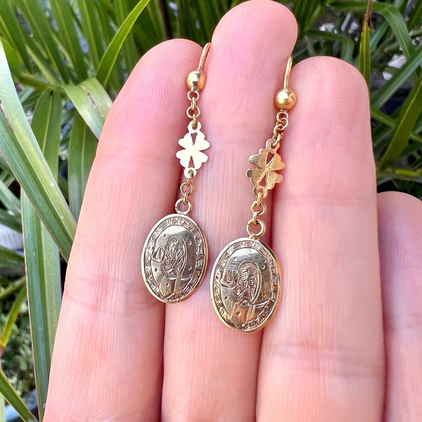 Victorian Pretty 9CT Gold Buckle and Lucky Shamrock Earrings