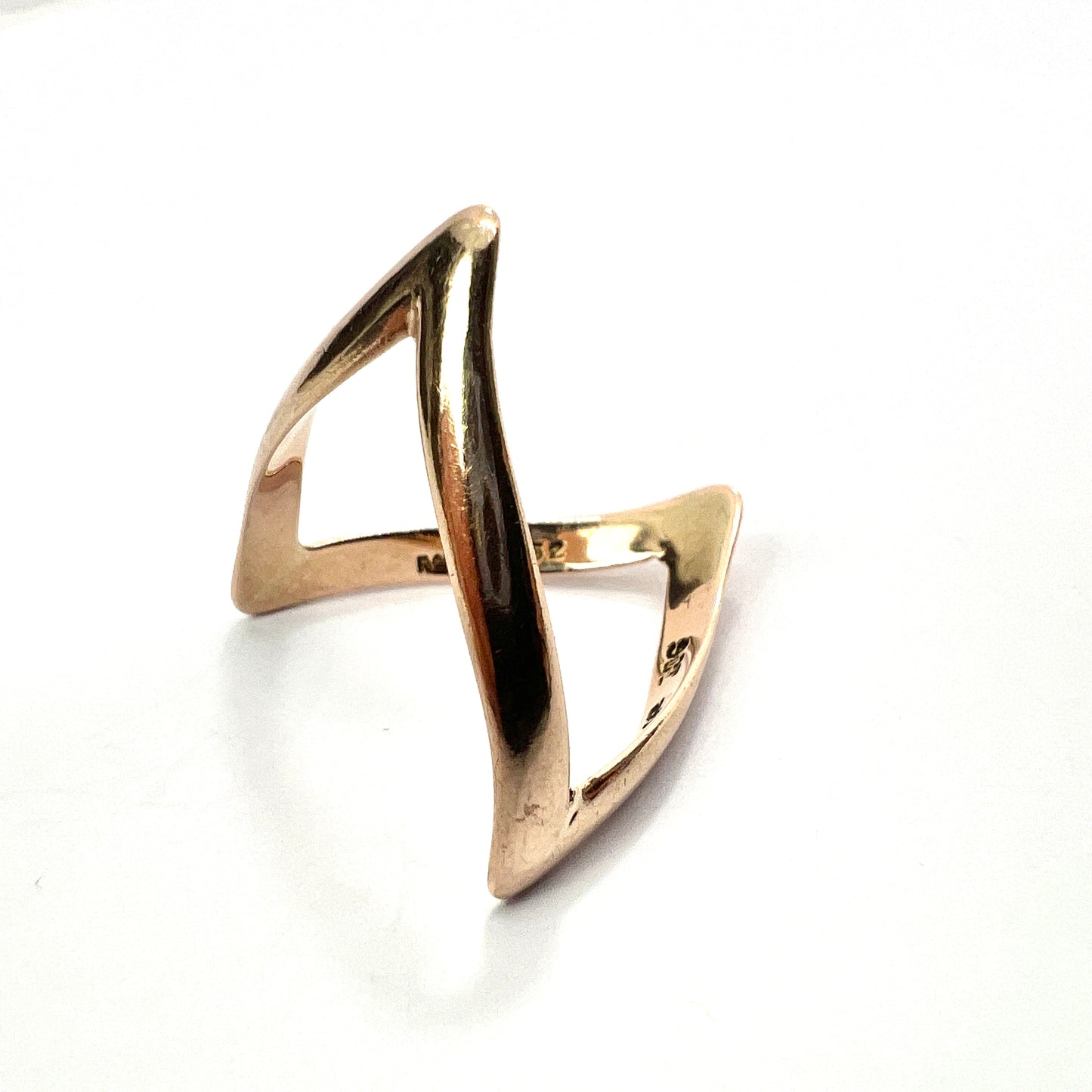 Vintage 9CT Gold Endless Wishbone Ring
