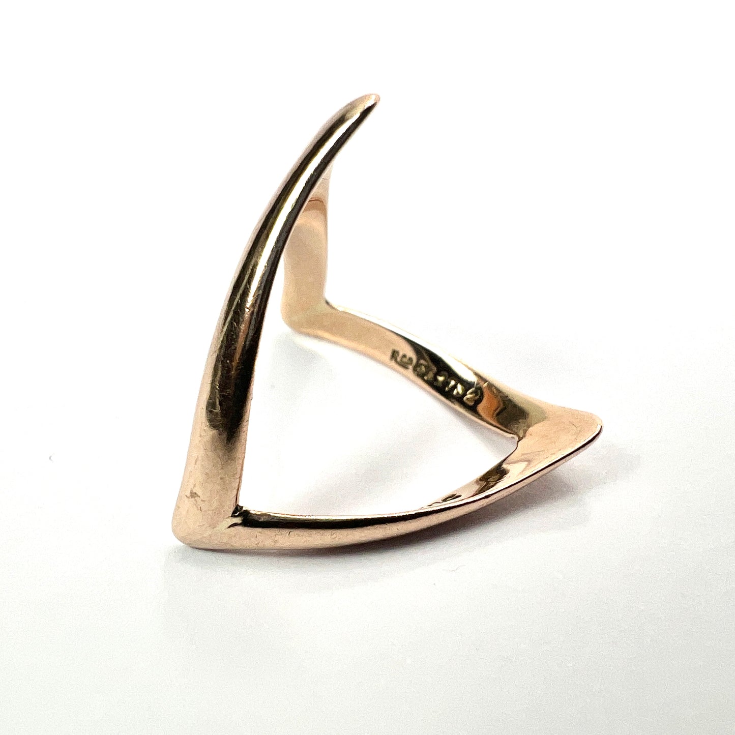 Vintage 9CT Gold Endless Wishbone Ring